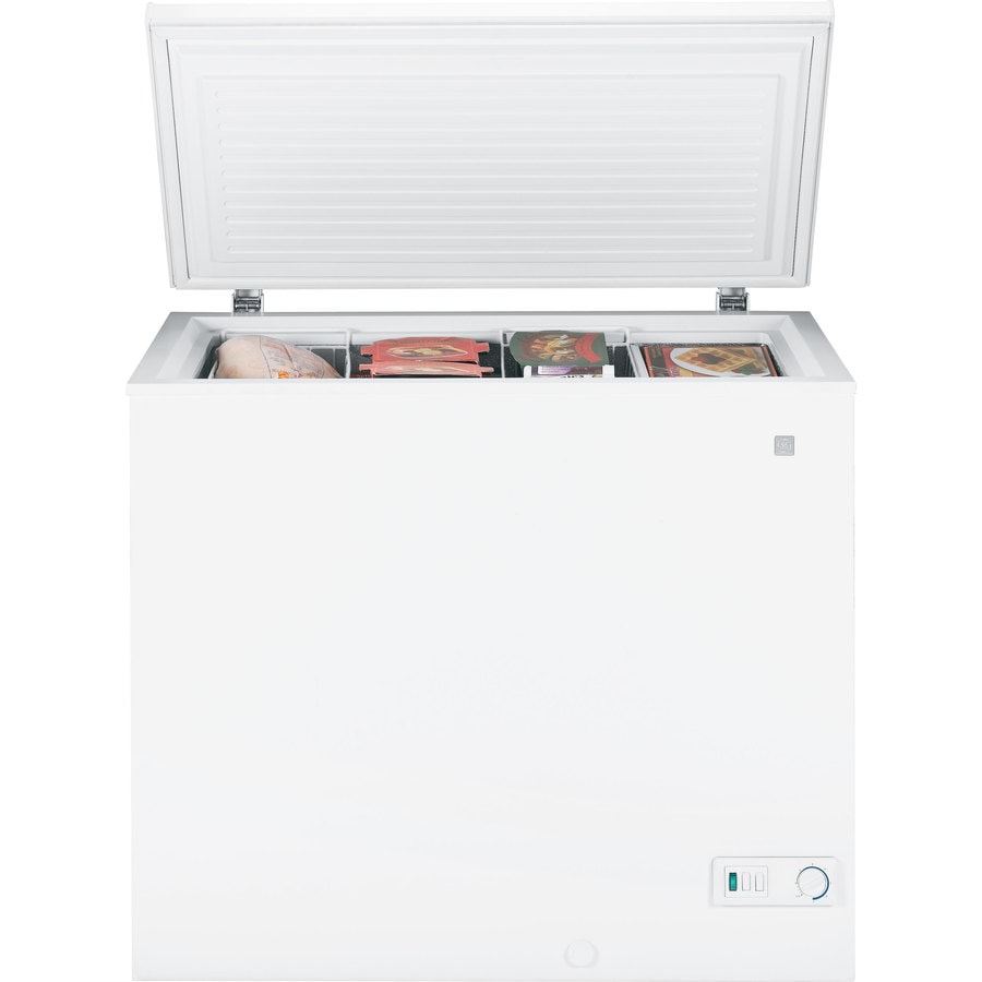 FCM22DLWW in White by GE Appliances in Bangor, ME - GE® ENERGY STAR® 21.7  Cu. Ft. Manual Defrost Chest Freezer