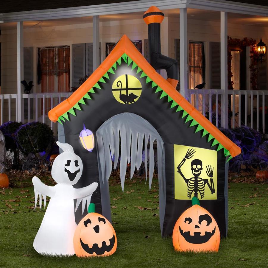 Gemmy 9-ft x Lighted Haunted House Halloween Inflatable in the ...