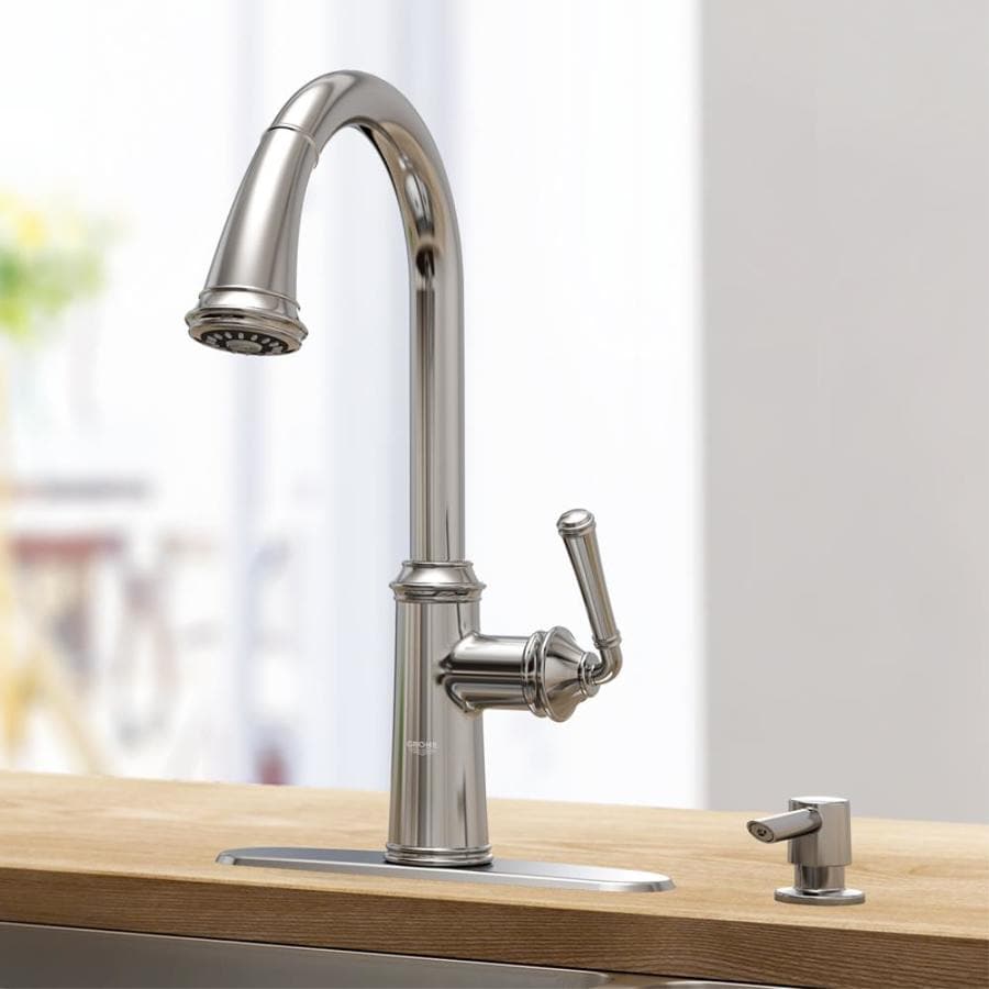 GROHE Gloucester Chrome Single Handle Kitchen Faucet with Sprayer (Deck ...