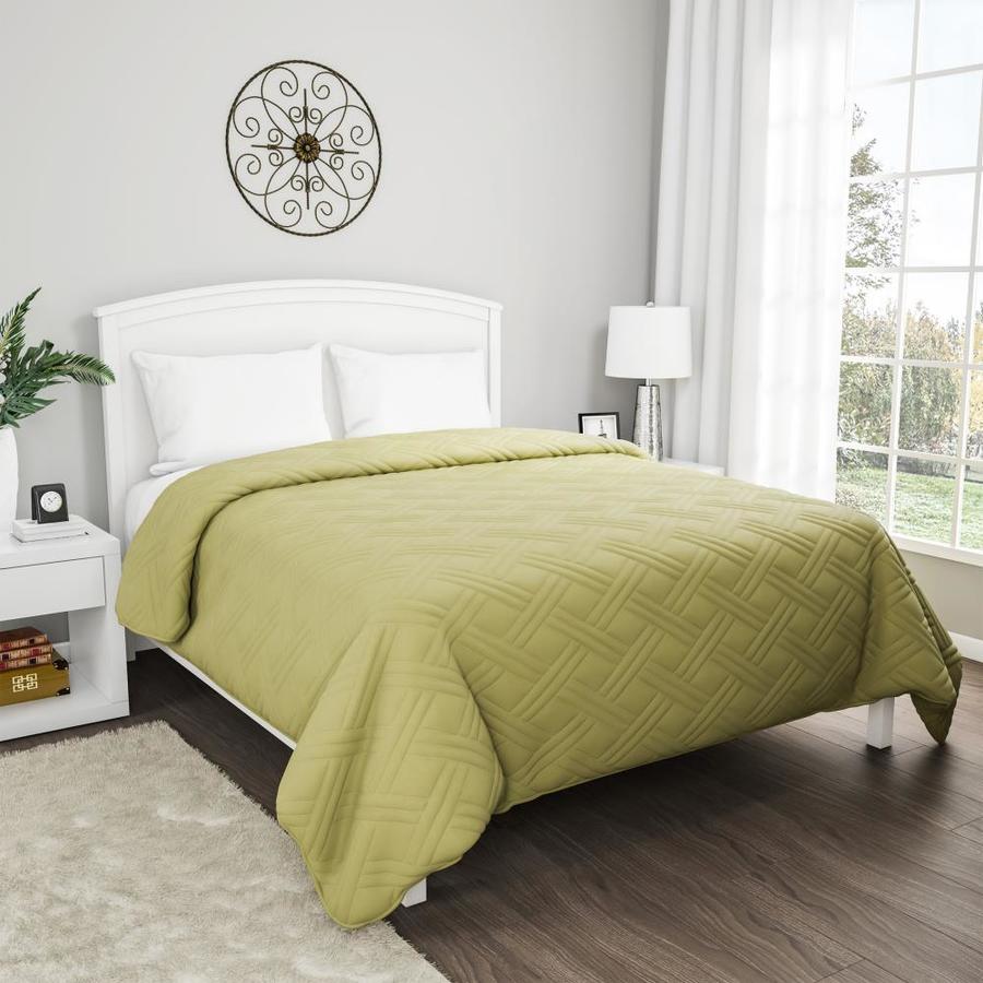 Hastings Home Hastings Home Coverlets Green Solid Full Queen Quilt Polyester With Polyester Fill In The Comforters Bedspreads Department At Lowes Com