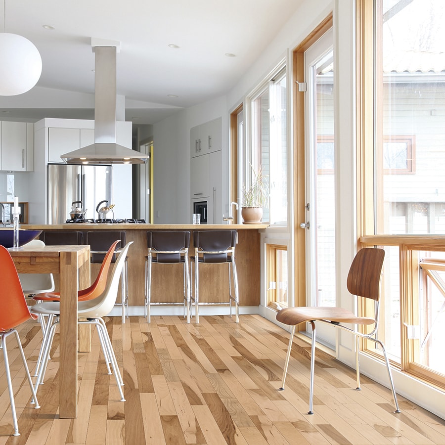 Pergo American Era 3 25 In Country Natural Hickory Solid Hardwood Natural Hickory Solid Hardwood
