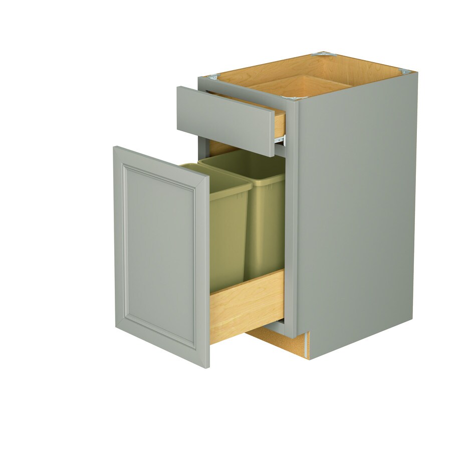 Diamond NOW Wintucket 18in W x 35in H x 23.75in D Cloud PullOut