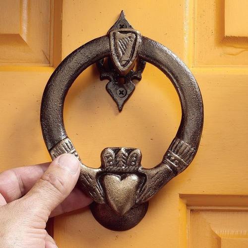 Design Toscano 5.5in Entry Door Knocker in the Door Knockers