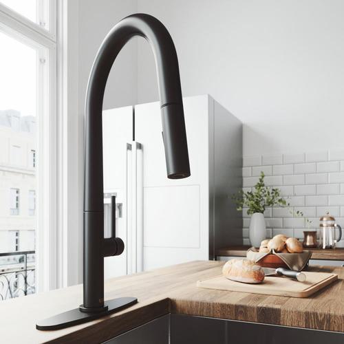 VIGO Greenwich Matte Black 1Handle DeckMount PullDown Handle Kitchen