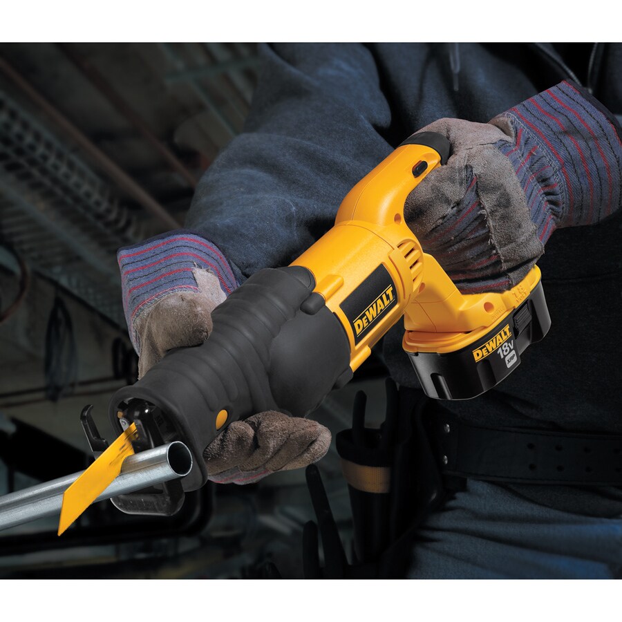 Dewalt 4 Tool 18 Volt Nickel Cadmium Cordless Combo Kit In The Power Tool Combo Kits Department