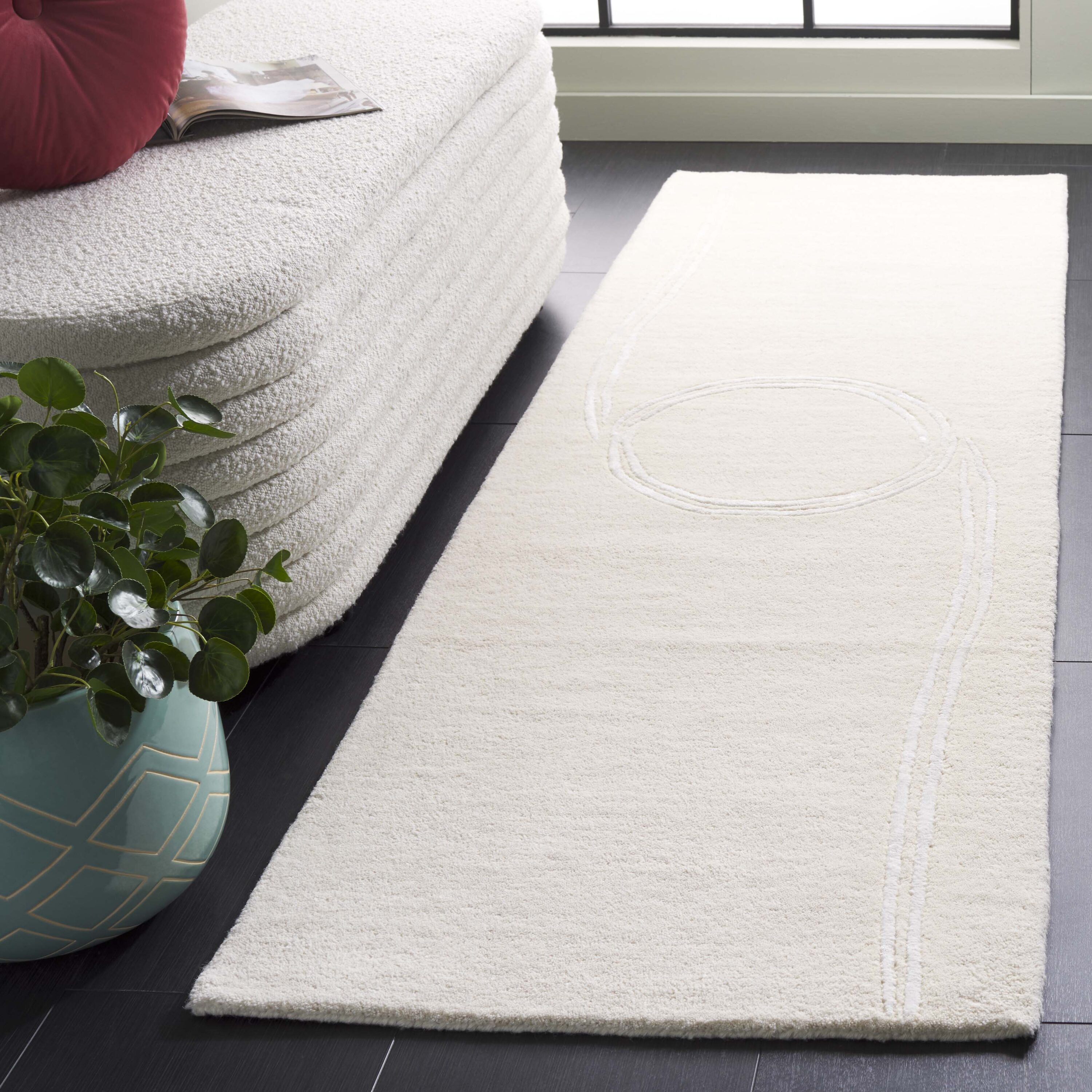  Soho 628 Beige/Ivory Contemporary 2ft-3in x 8ft Runner Rug