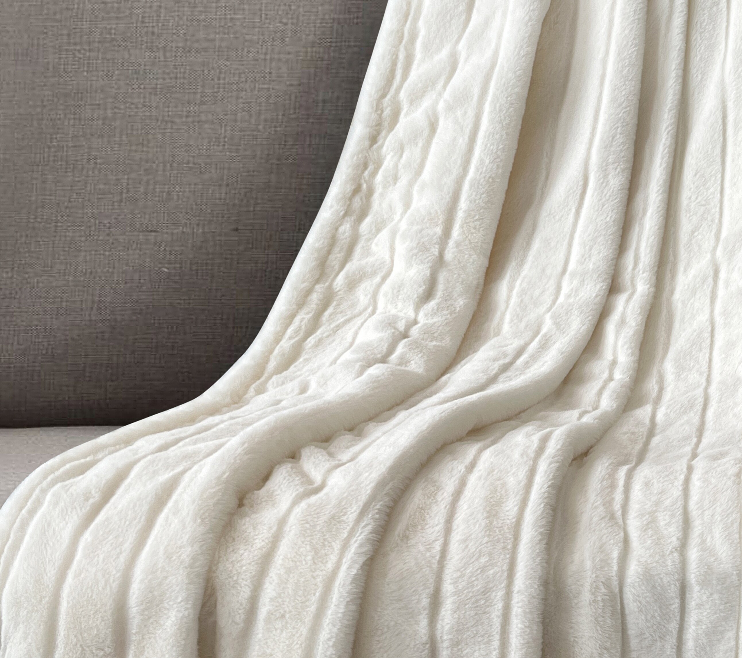 Style Selections LWTH1-001-WH Blankets-And-Throws - View #3