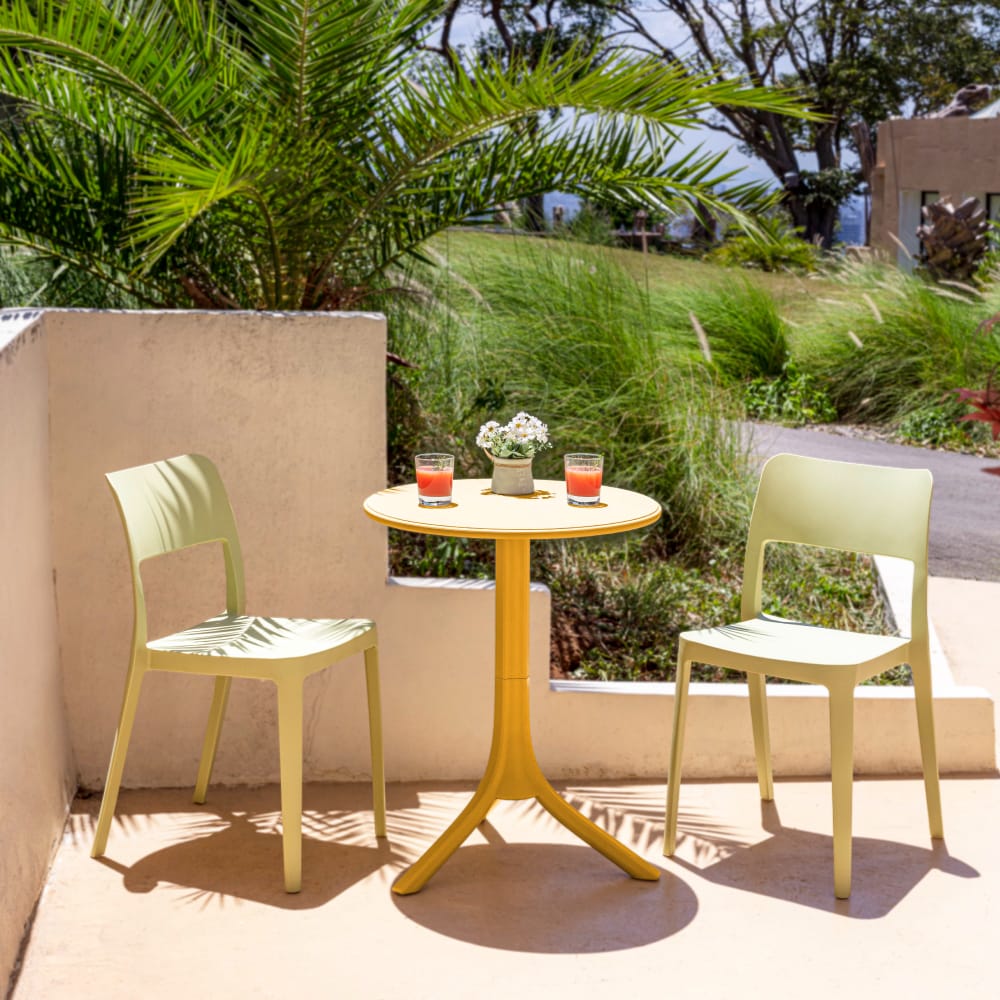 Lagoon 7101YF-DTLGS Seattle Round Outdoor Bistro Table 23.6-in W x 23.6-in L