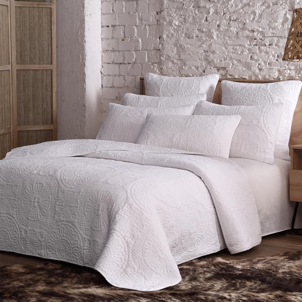 Estate Collection Avani 3-Piece White Full/Queen Quilt Set in the ...