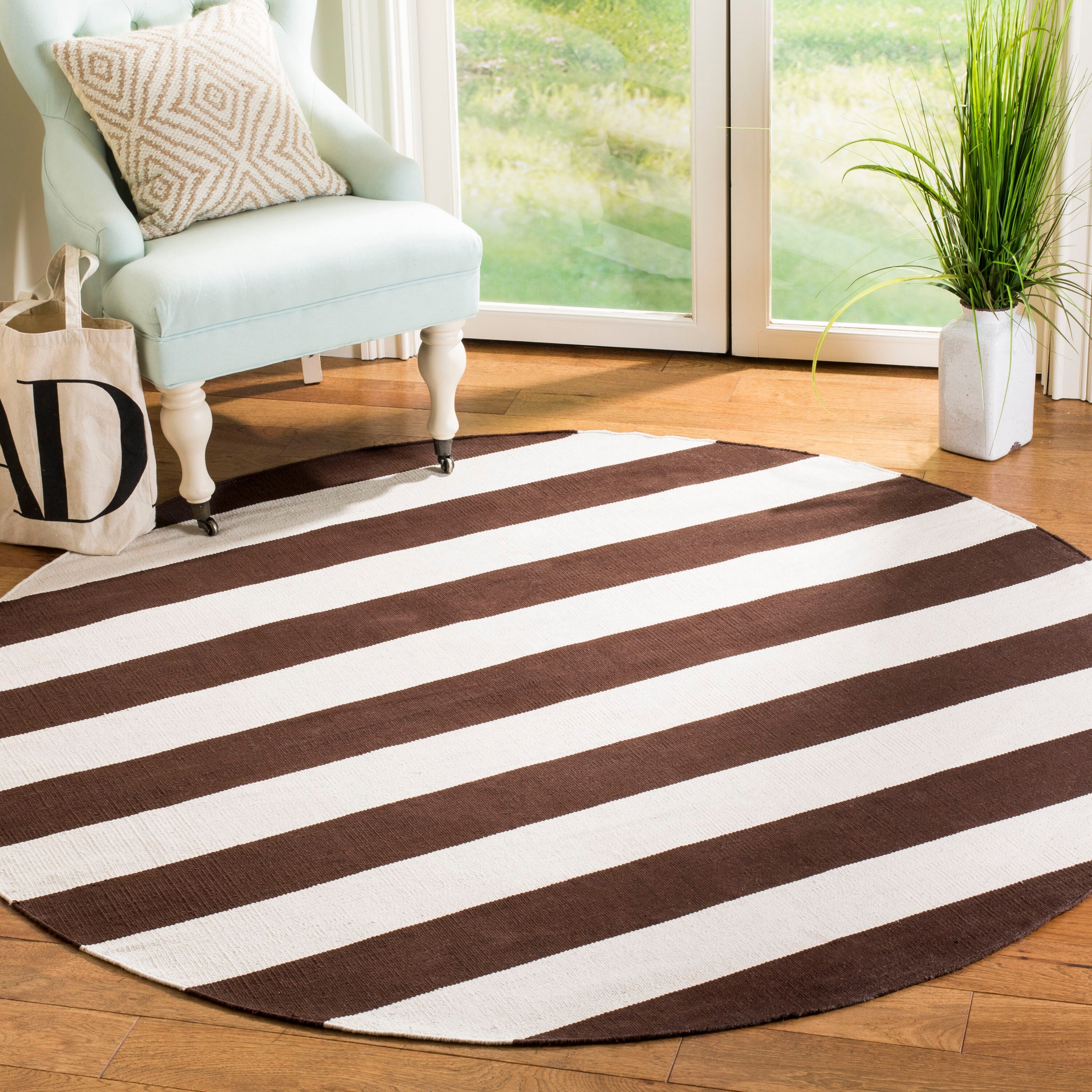 Safavieh MTK712P-6R Montauk Maslin 6 x 6 (ft) Cotton Chocolate/Ivory Round Indoor Stripe Coastal Area rug