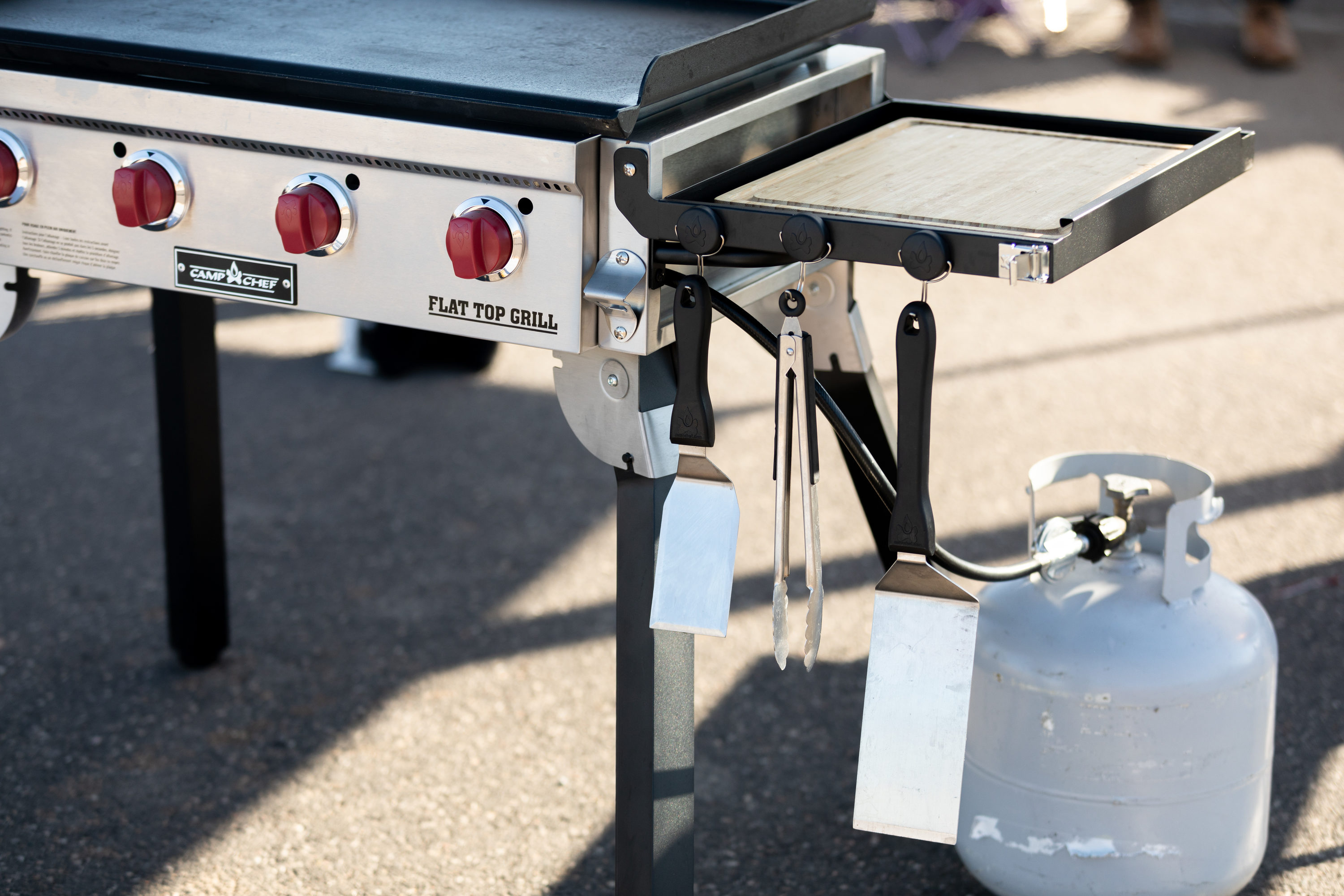 Camp Chef FTG900 6-Burner Liquid Propane Flat Top Grill in the Flat Top  Grills department at