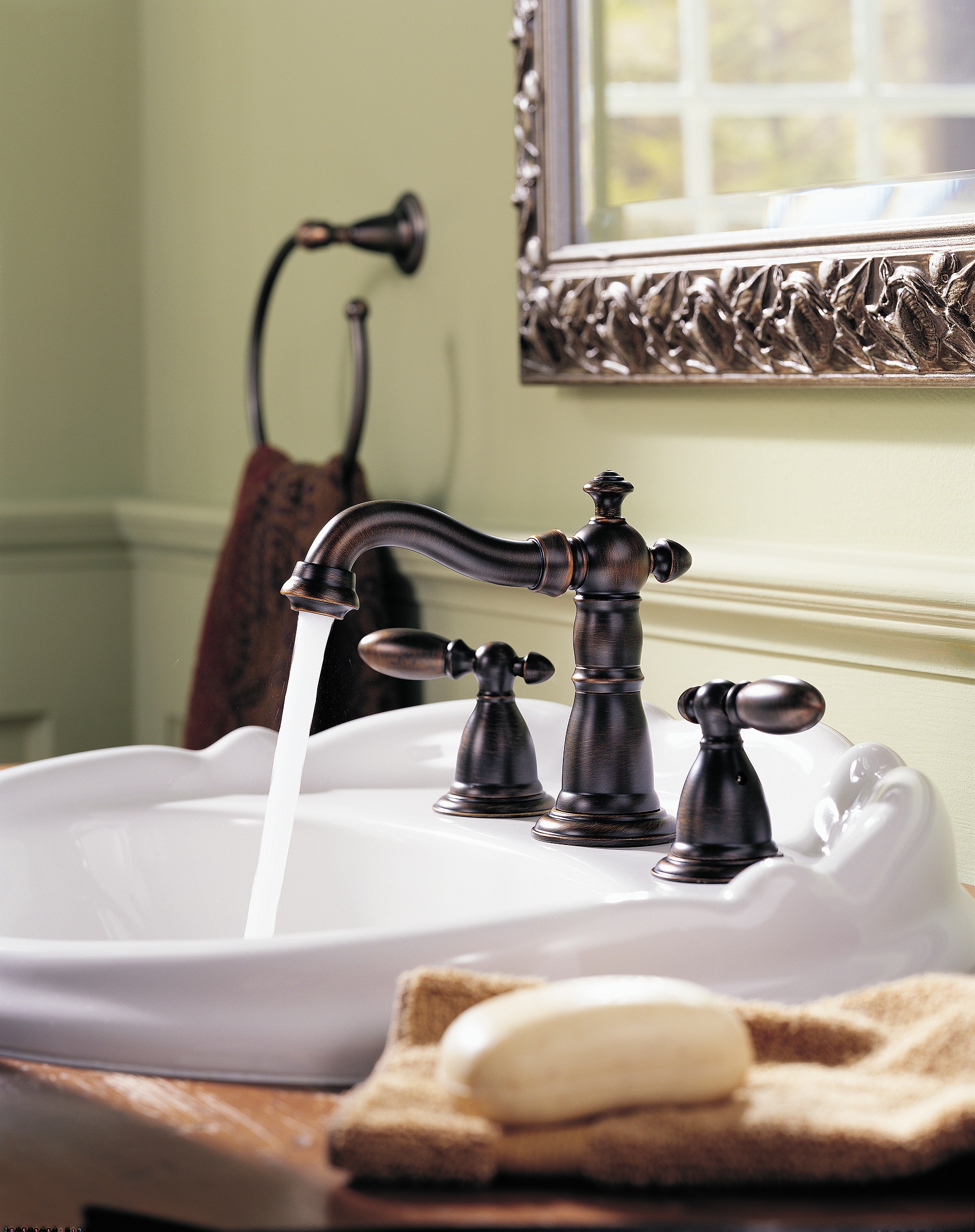 Delta Victorian Venetian Bronze 2-handle Widespread WaterSense Bathroom ...