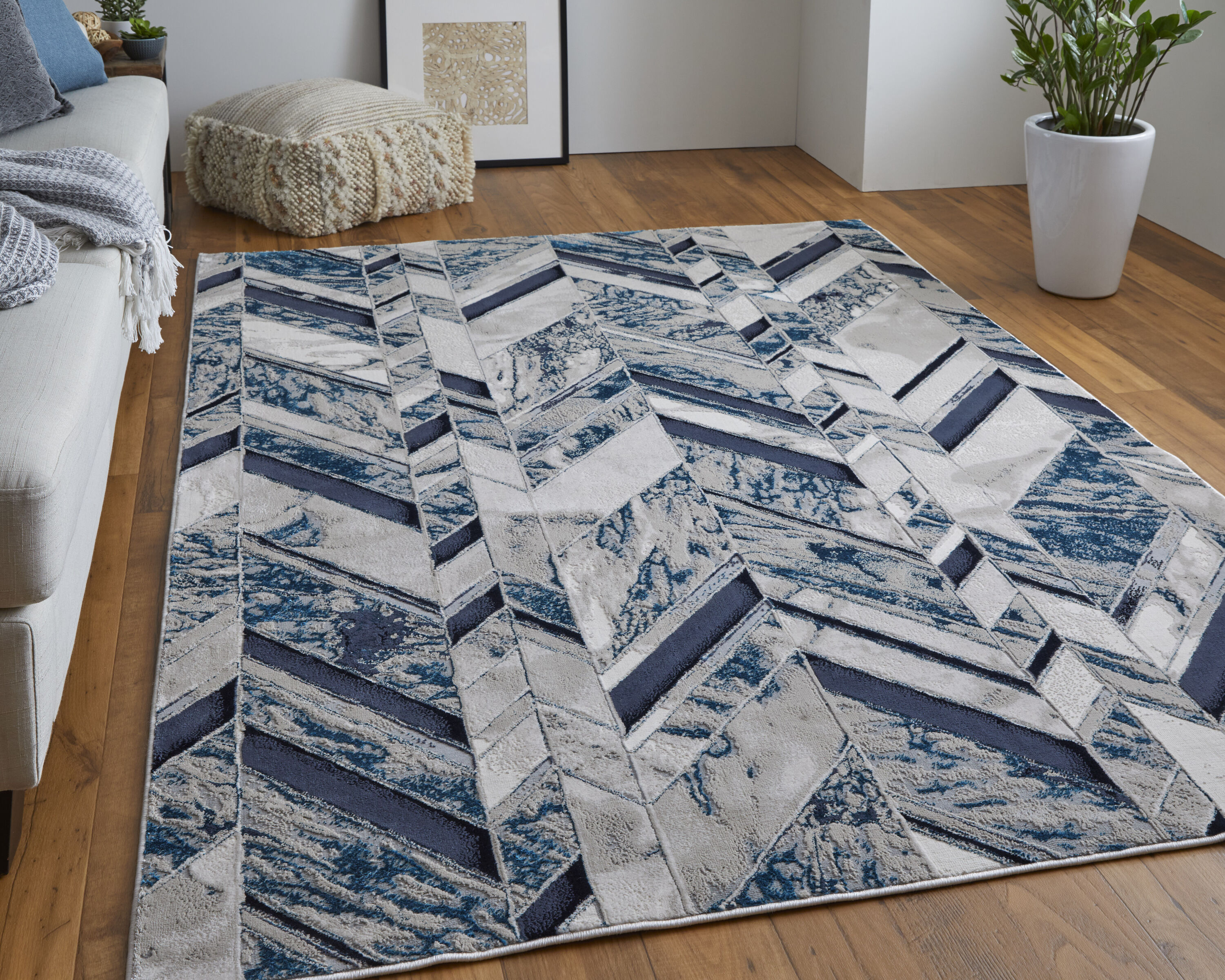 Blue and Gray Geometric Synthetic 4' x 6' Area Rug
