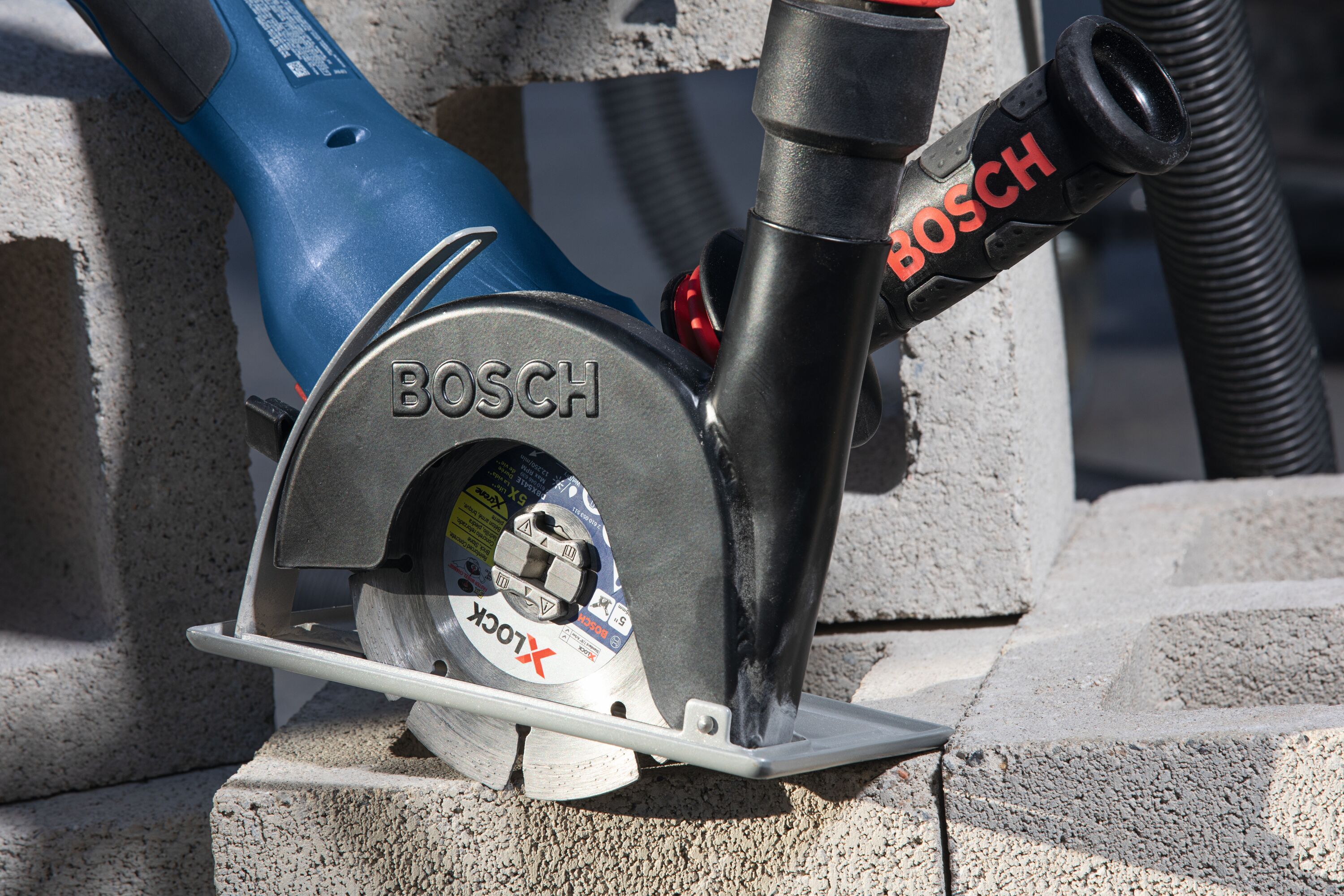 Meuleuse angulaire sans fil 18 V de 6 po par Bosch Profactor GWX18V-13CN
