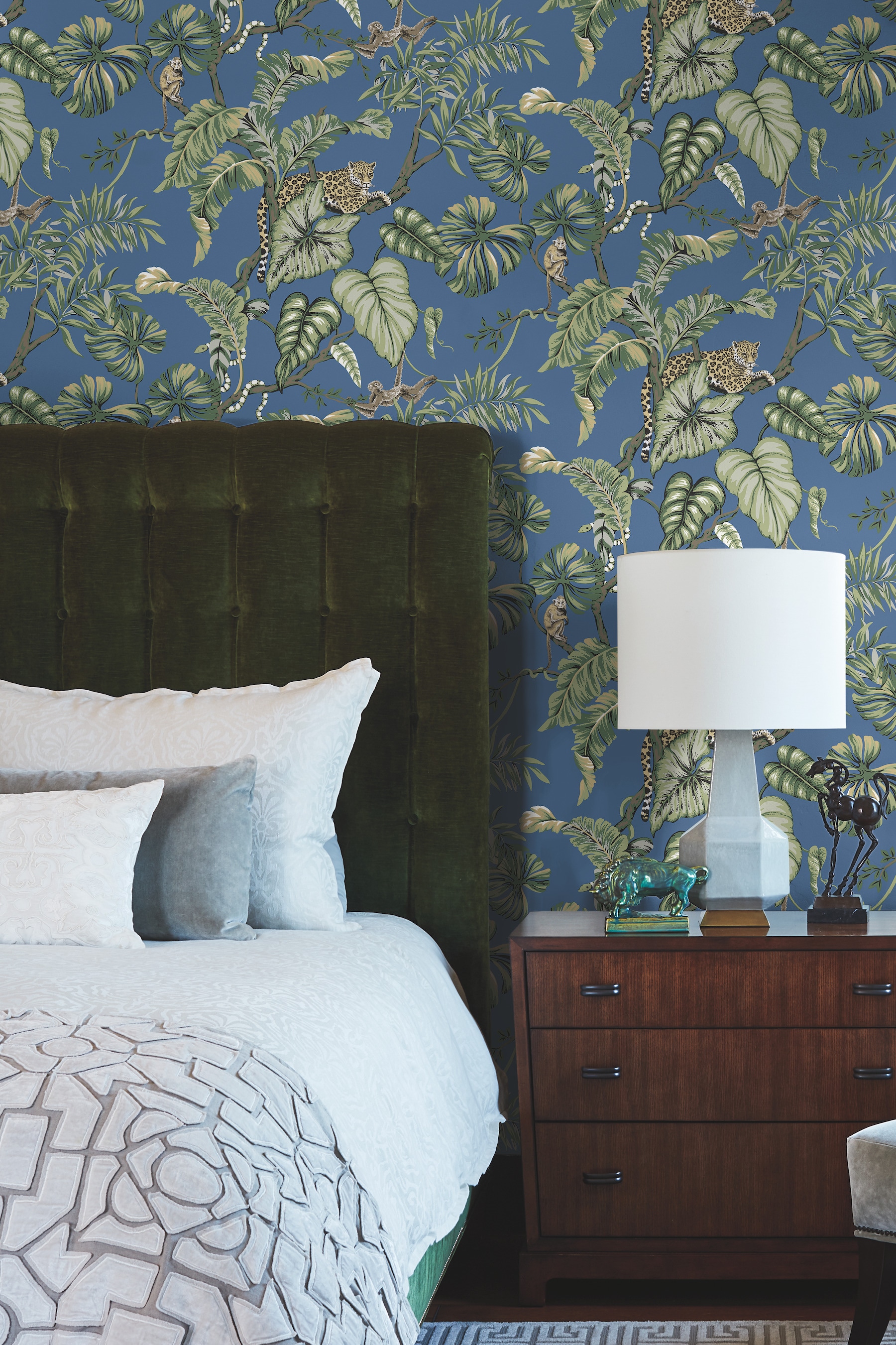 York Wallcoverings HO2141 Ronald Redding Traveler 60.8-Sq. Feet Blue Non-woven Animals Unpasted Wallpaper