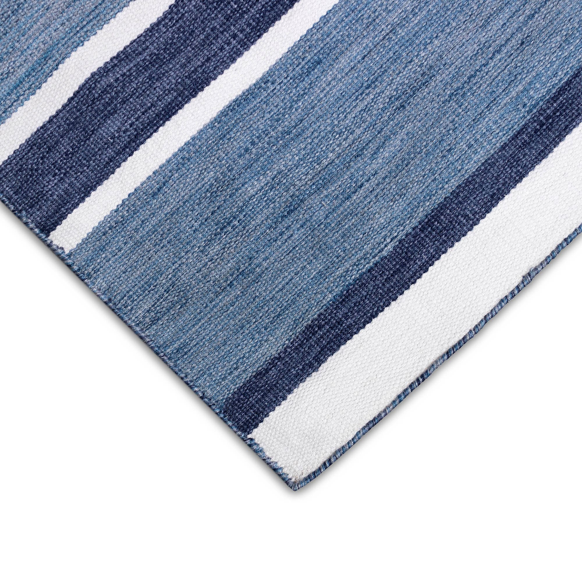 Navy and White Synthetic Flat Woven Reversible 5' x 7' Rug