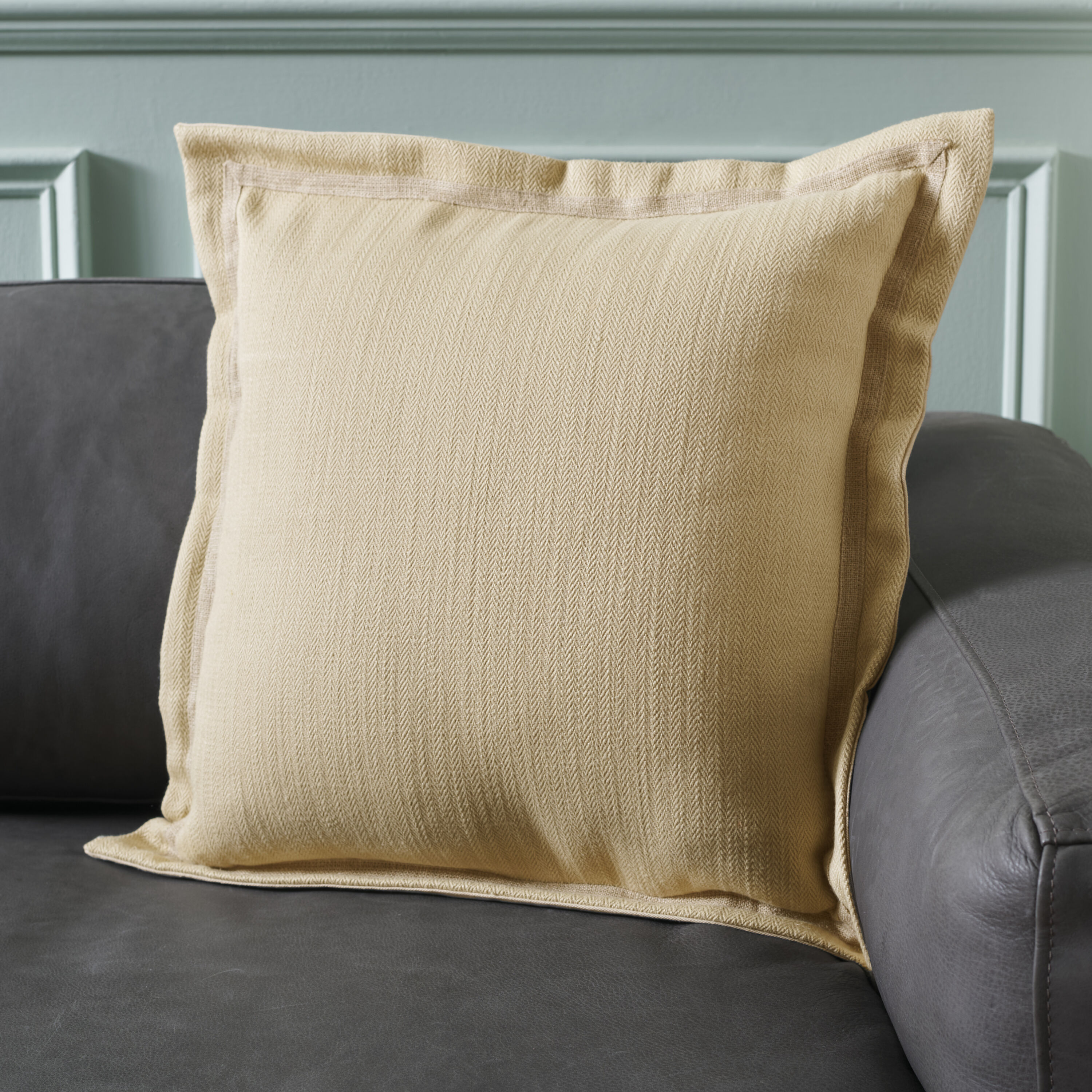 Safavieh  Jinnie 18 X 18 Taupe Polyester/Cotton Pillow