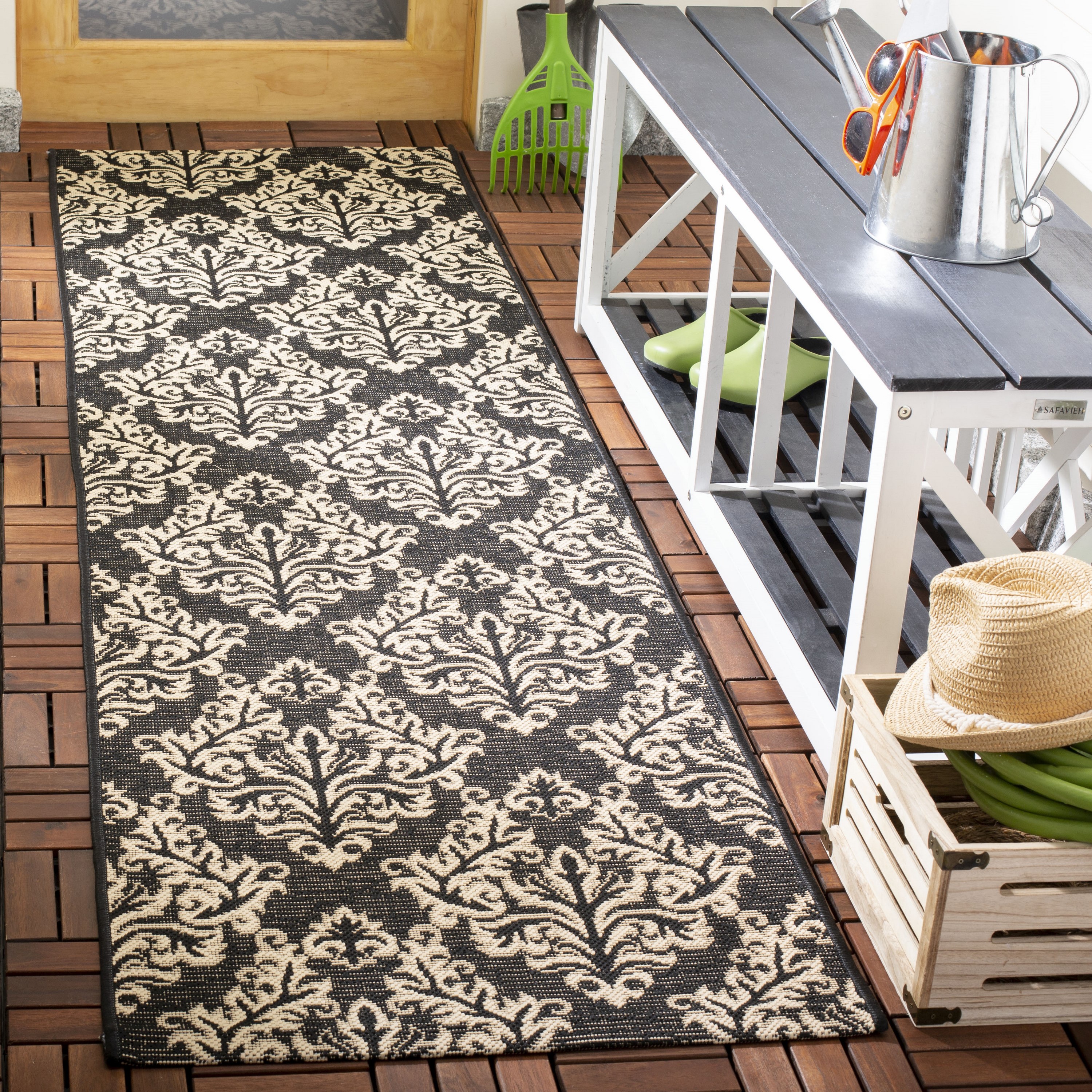 Safavieh CY6930-26-27 Courtyard Samana 2 x 7 (ft) Loomed Polypropylene Black/Creme Rectangular Indoor/Outdoor Damask Coastal Runner rug
