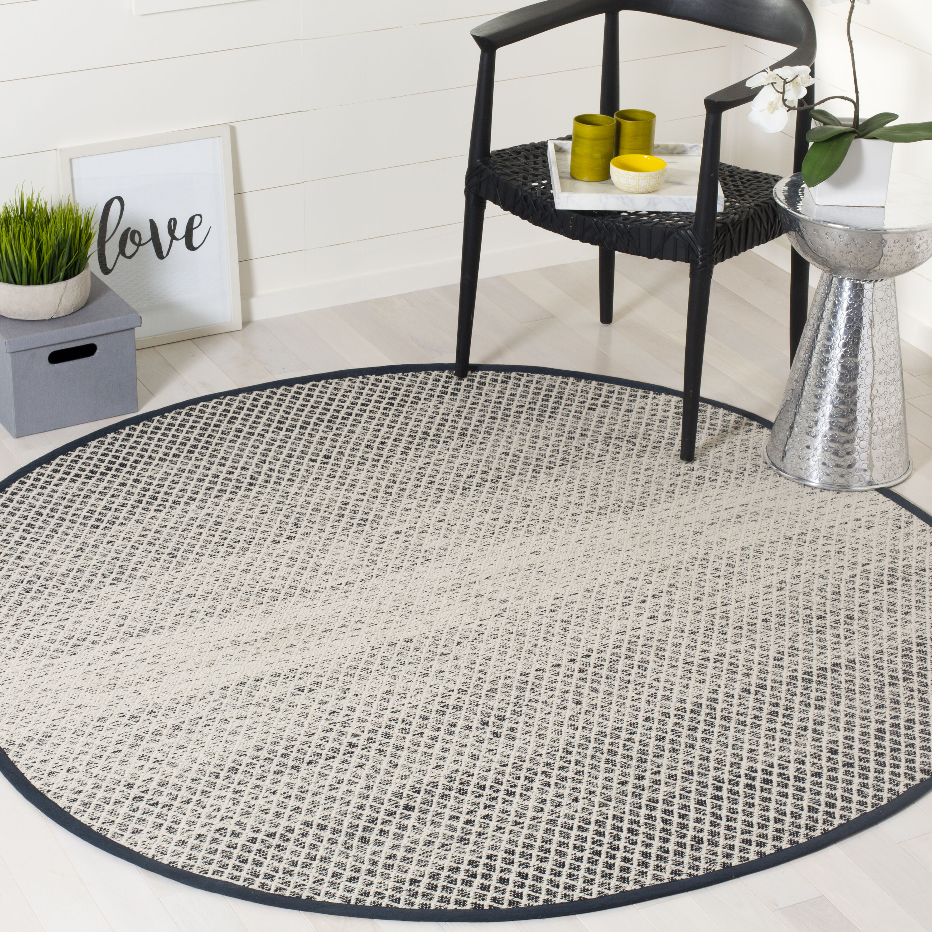 Safavieh MTK601A-6R Montauk Mindil 6 x 6 (ft) Cotton Black/Ivory Round Indoor Ombre Coastal Area rug