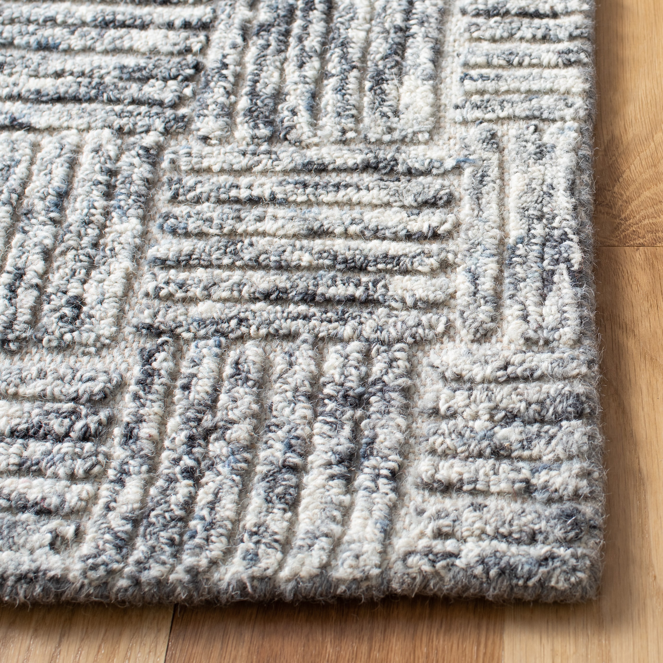 Gray Hand-Tufted Wool Rectangular Area Rug 5' x 8'