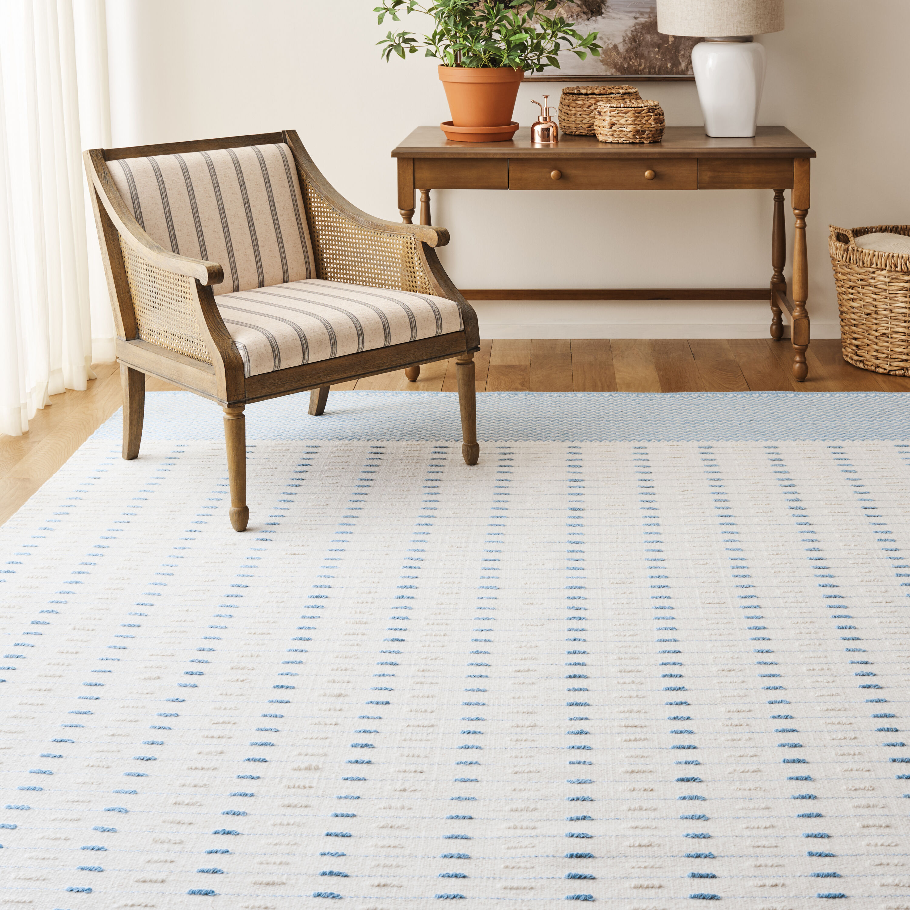  Martha Stewart 9625 Light Blue/Ivory Contemporary 4ft x 6ft Small Rectangle Rug