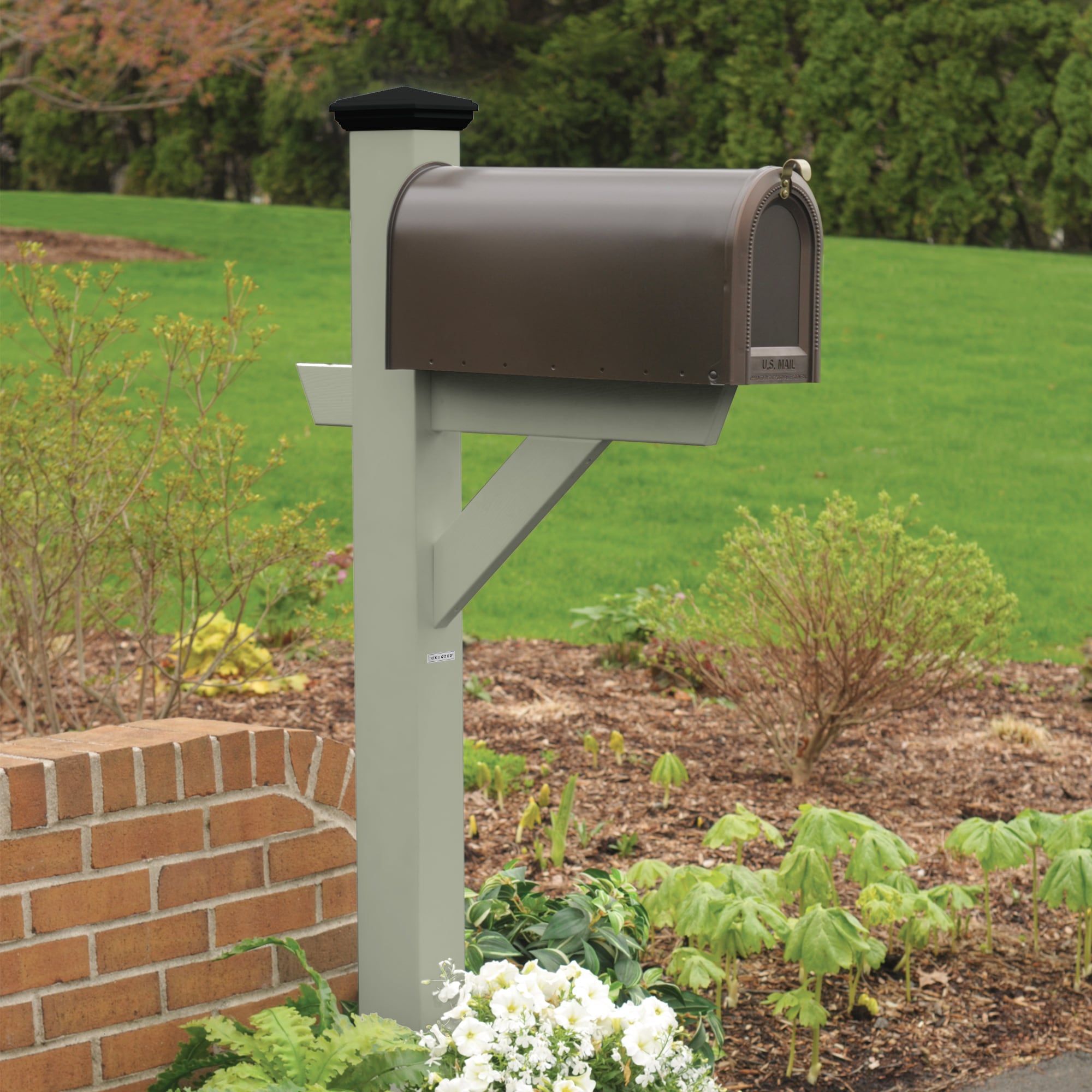 highwood Green Flat Mount Mailbox Post