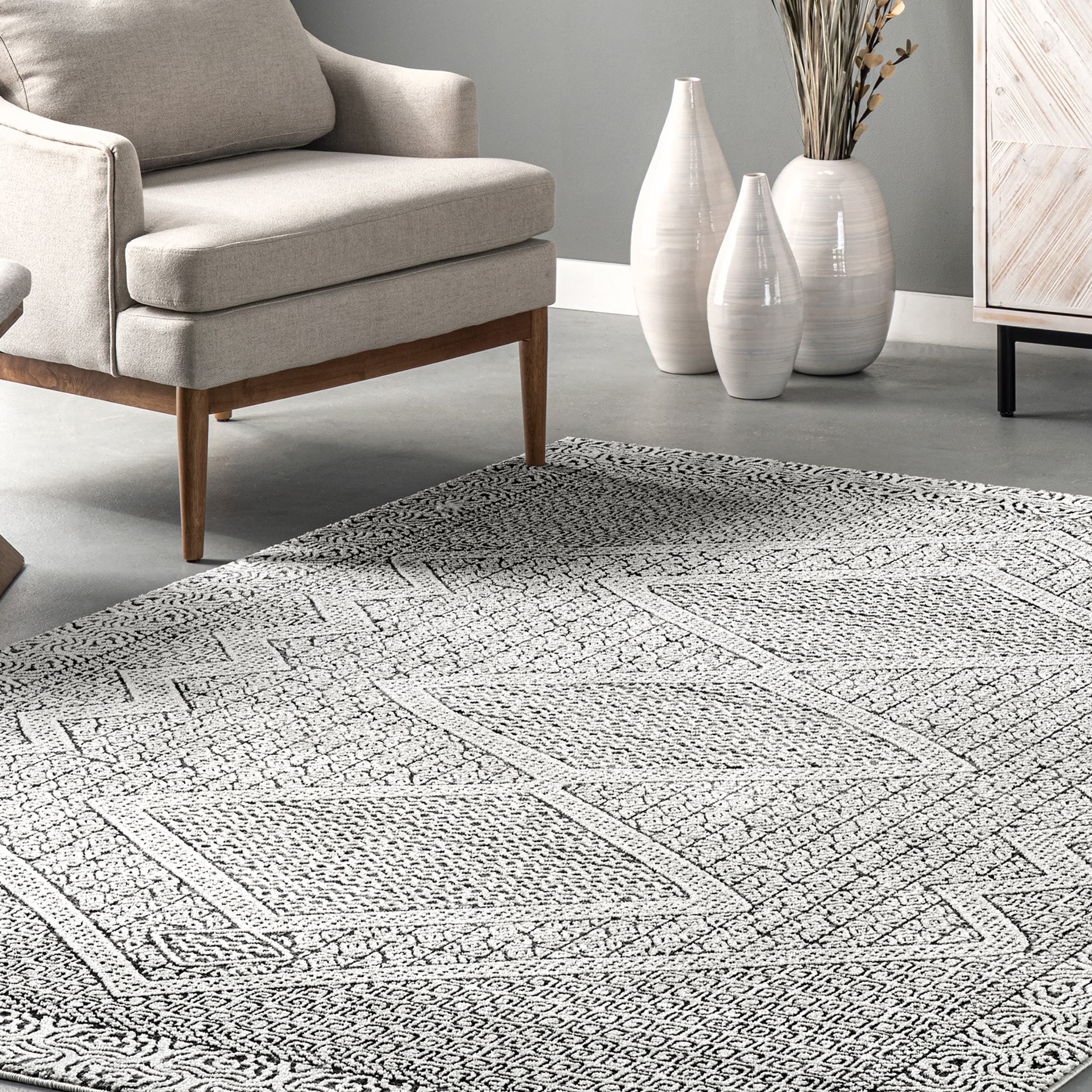 Gray Geometric Synthetic Moroccan Area Rug, 6' 7" x 9'