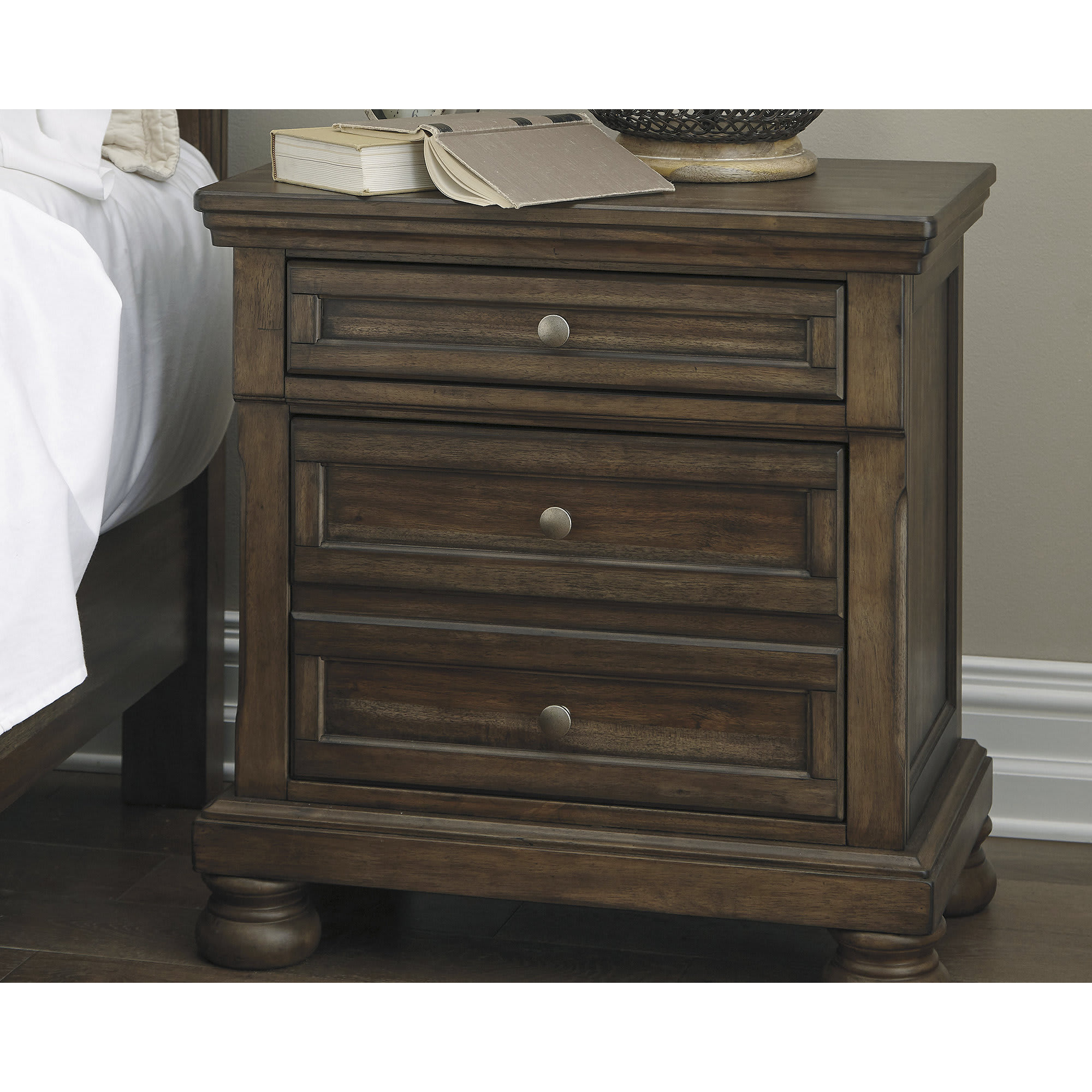 Signature Design by Ashley B719-92 nightstands - View #2
