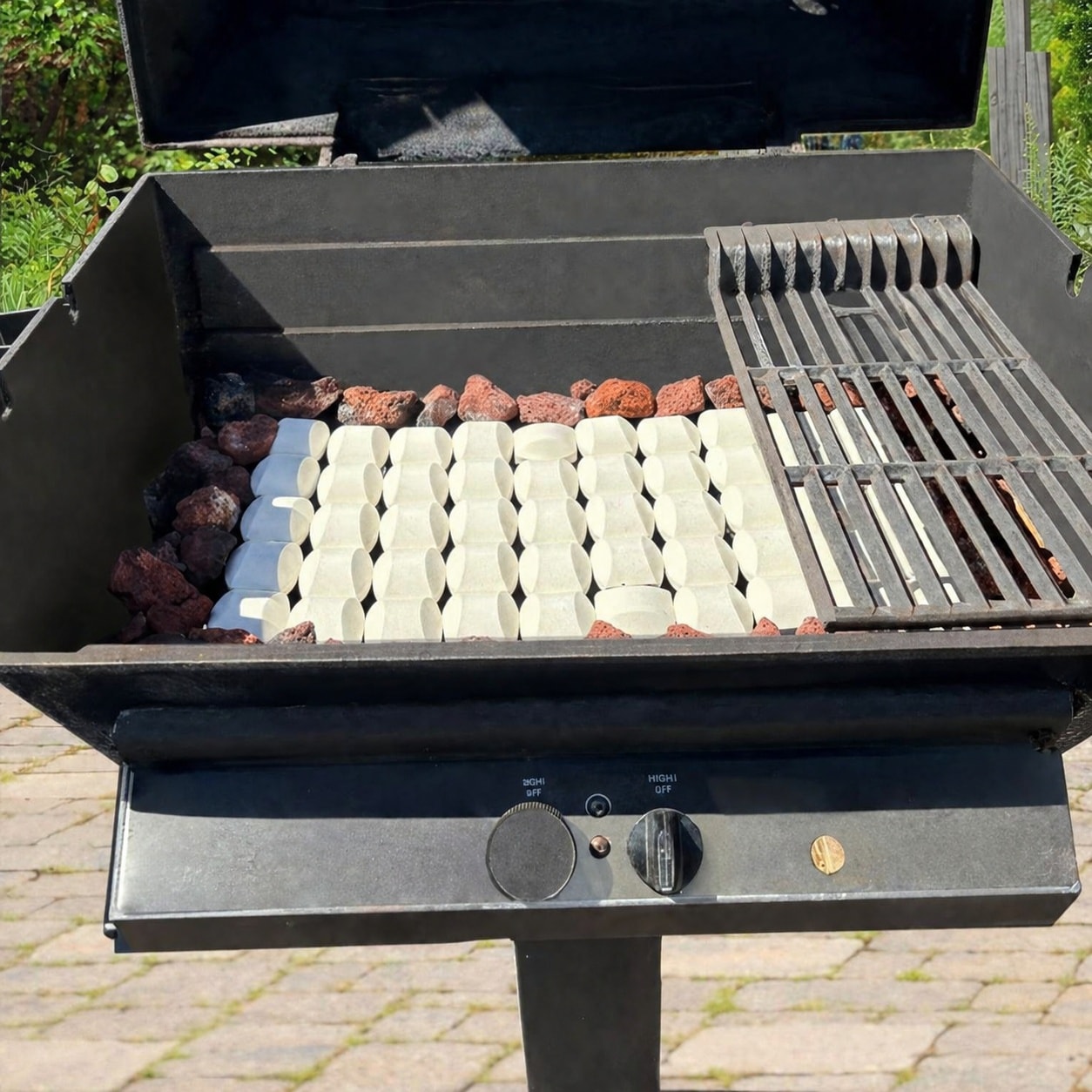 JVFCXXV LJV0727C060 Gas-Grill-Heat-Plates-Briq-Grates - Thumbnail View #3