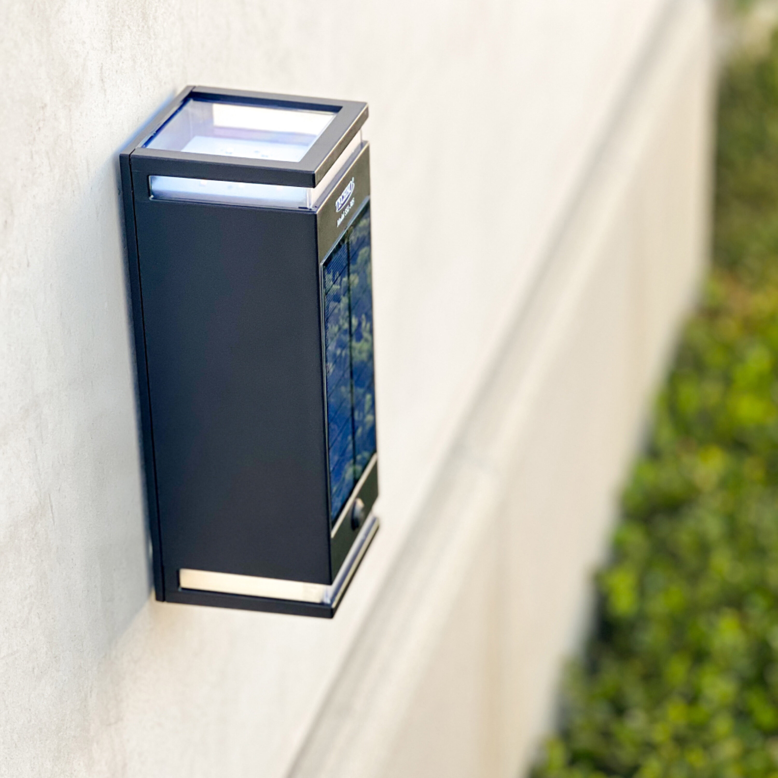 Black Dual-Direction Solar LED Outdoor Wall Sconce