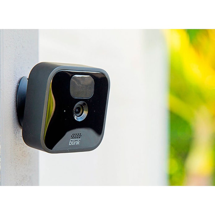 Shop Blink Battery-operated Wireless Outdoor/Indoor Smart Security 4-Camera  Bundle (3rd Gen) at
