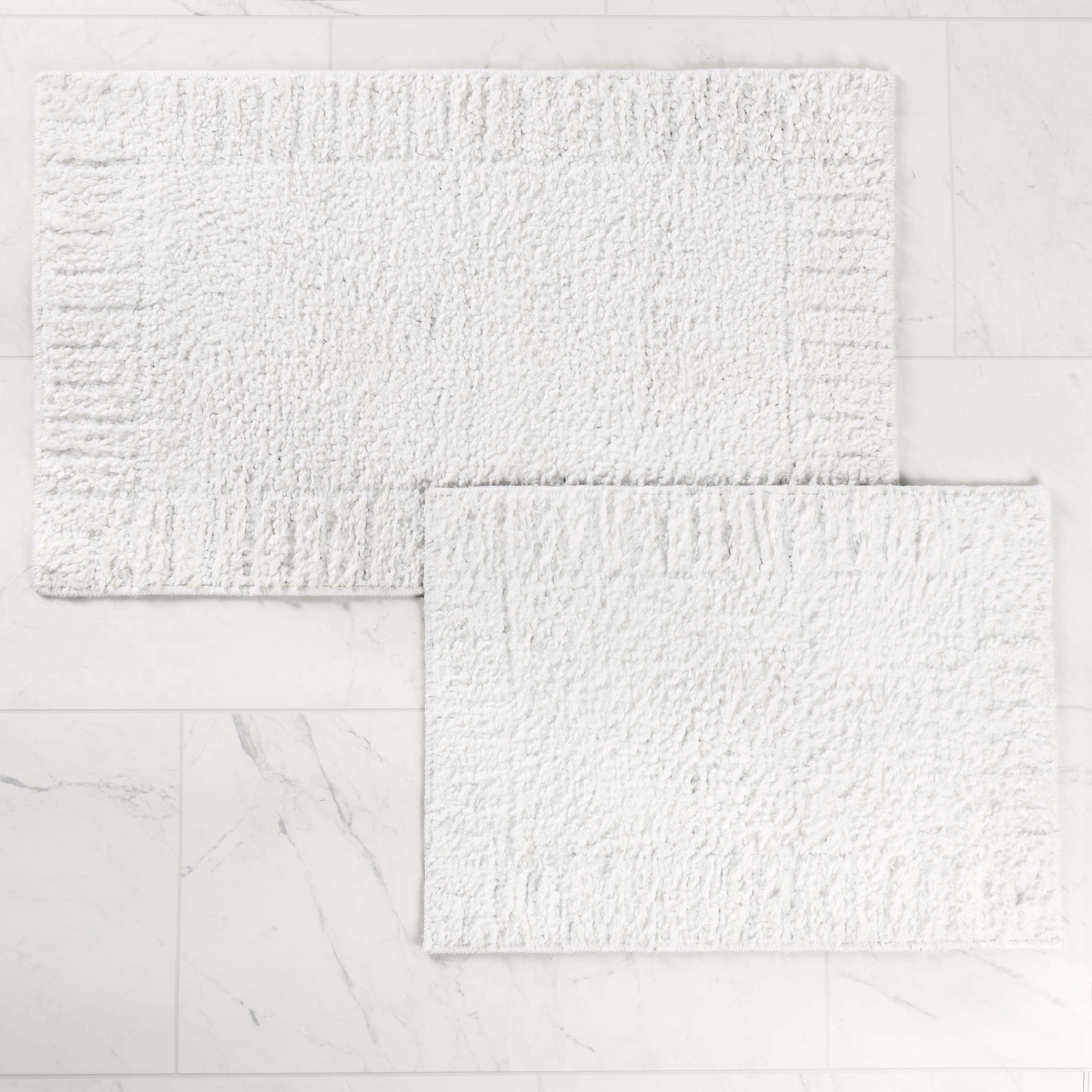 Superior 24-in x 36-in White-White Polyester Bath rug