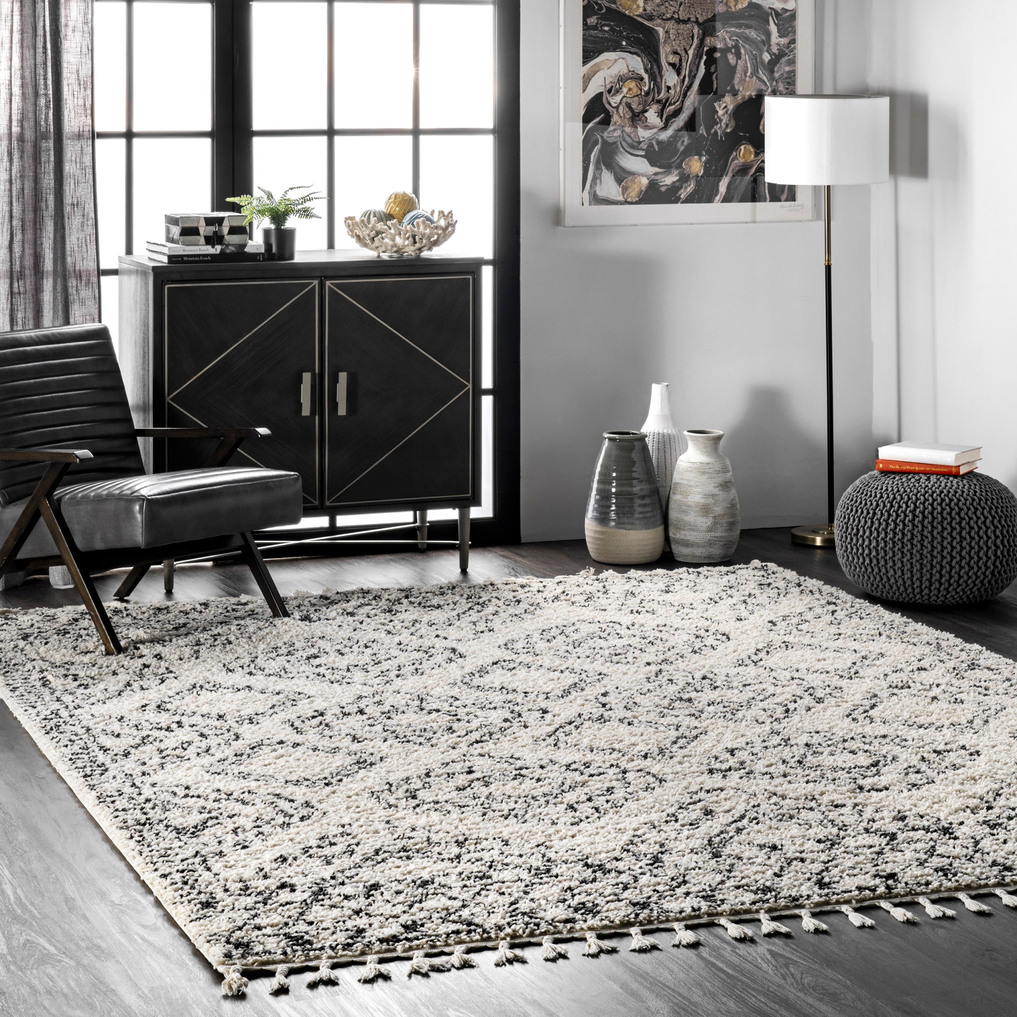 nuLOOM Vasiliki Moroccan Shag Tasseled Area Rug in the Rugs