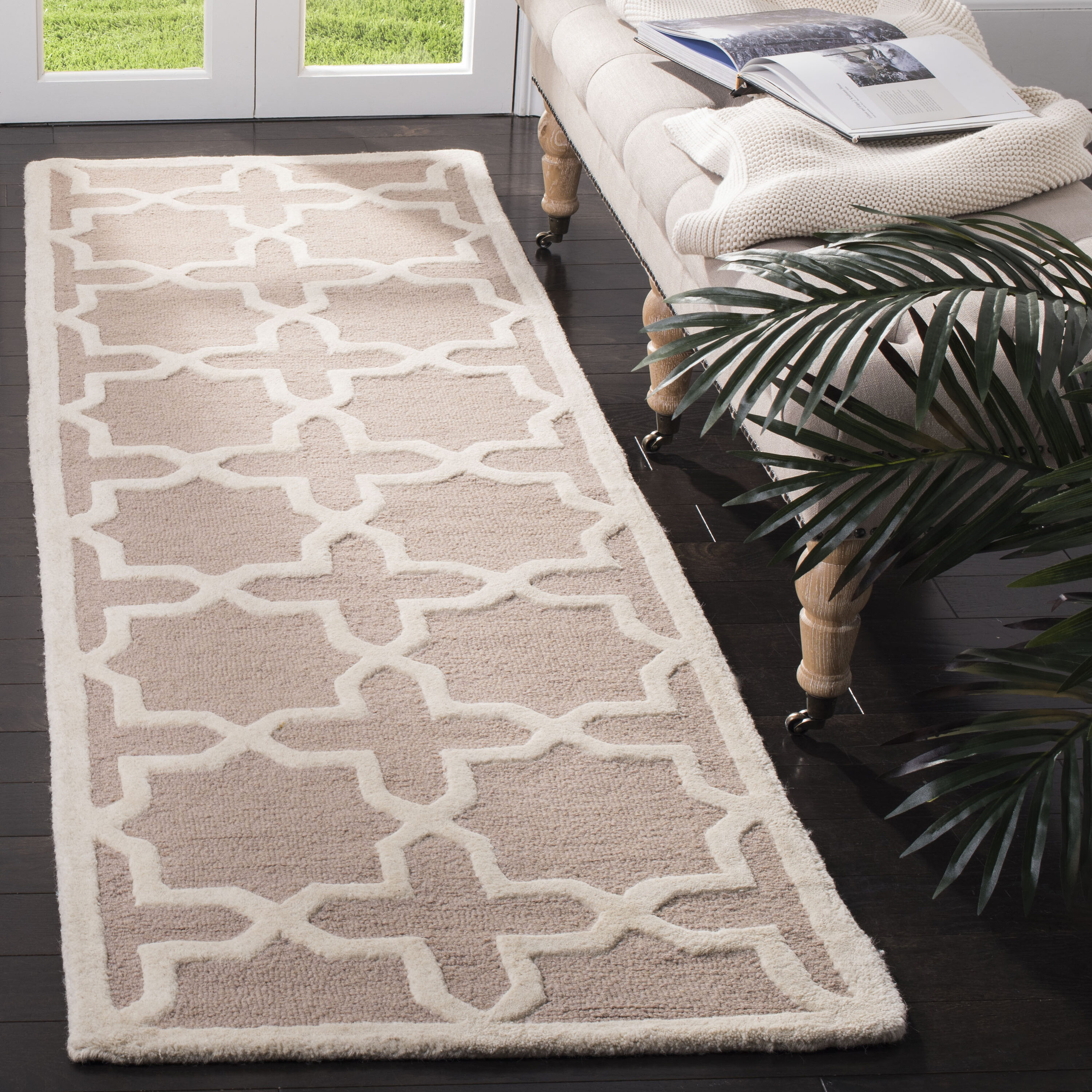 Safavieh CAM125J-26 Cambridge Marakesh 3 x 6 (ft) Tufted Wool Beige/Ivory Rectangular Indoor Abstract Runner rug