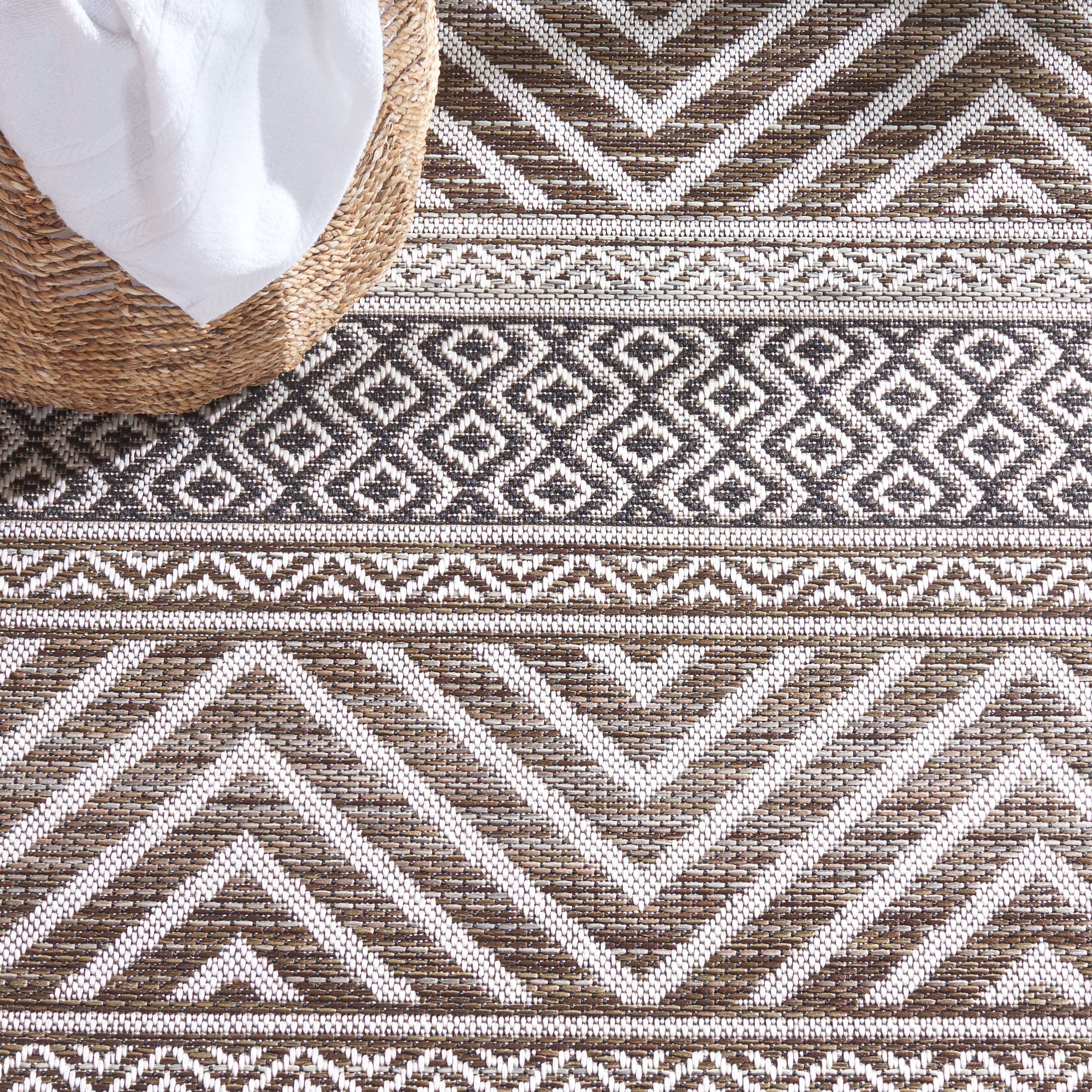 Safavieh HAV325E-7SQ rugs - View #4