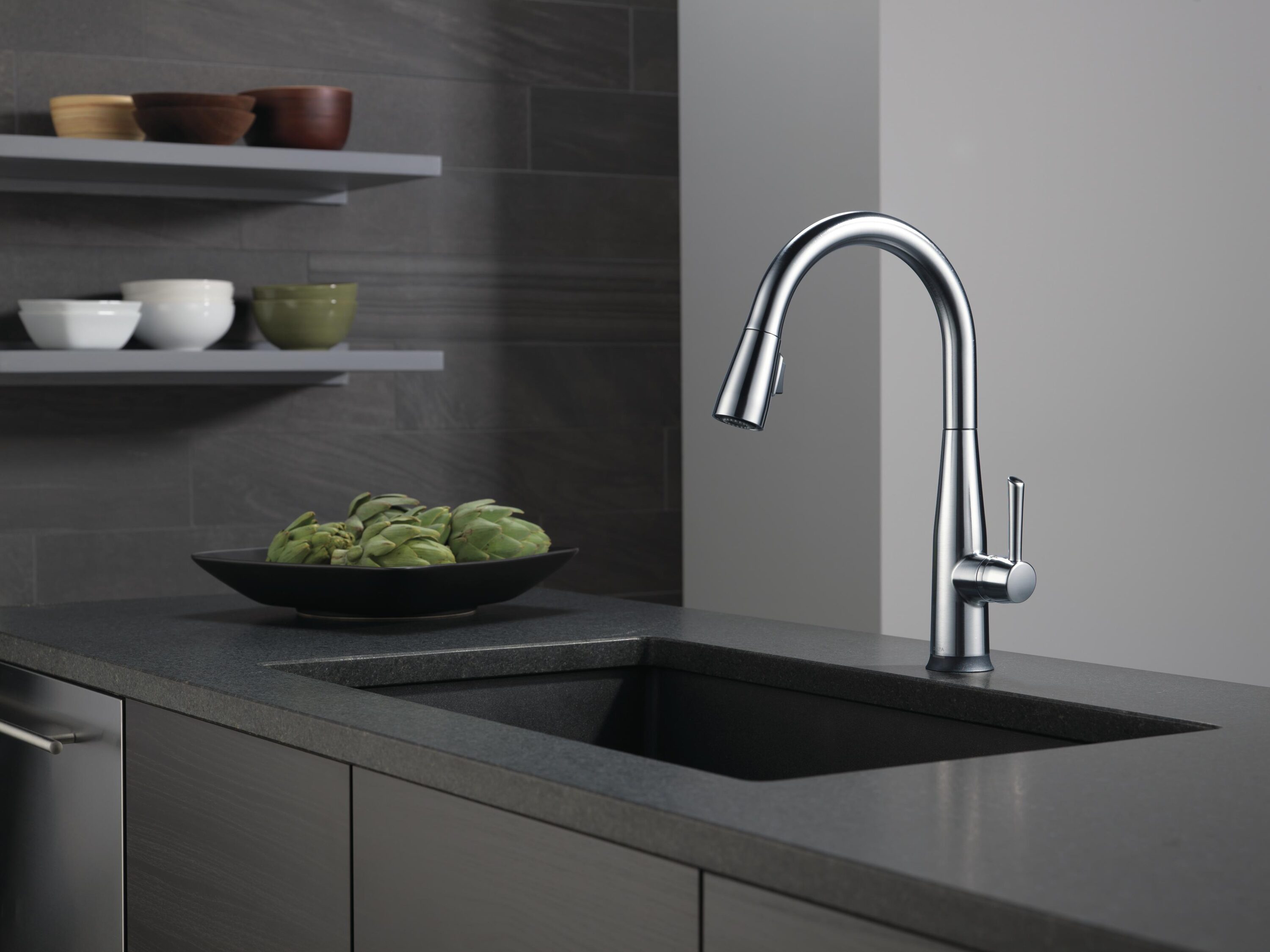 Delta Essa Touch2O Arctic Stainless Single Handle Pull-down Touch 