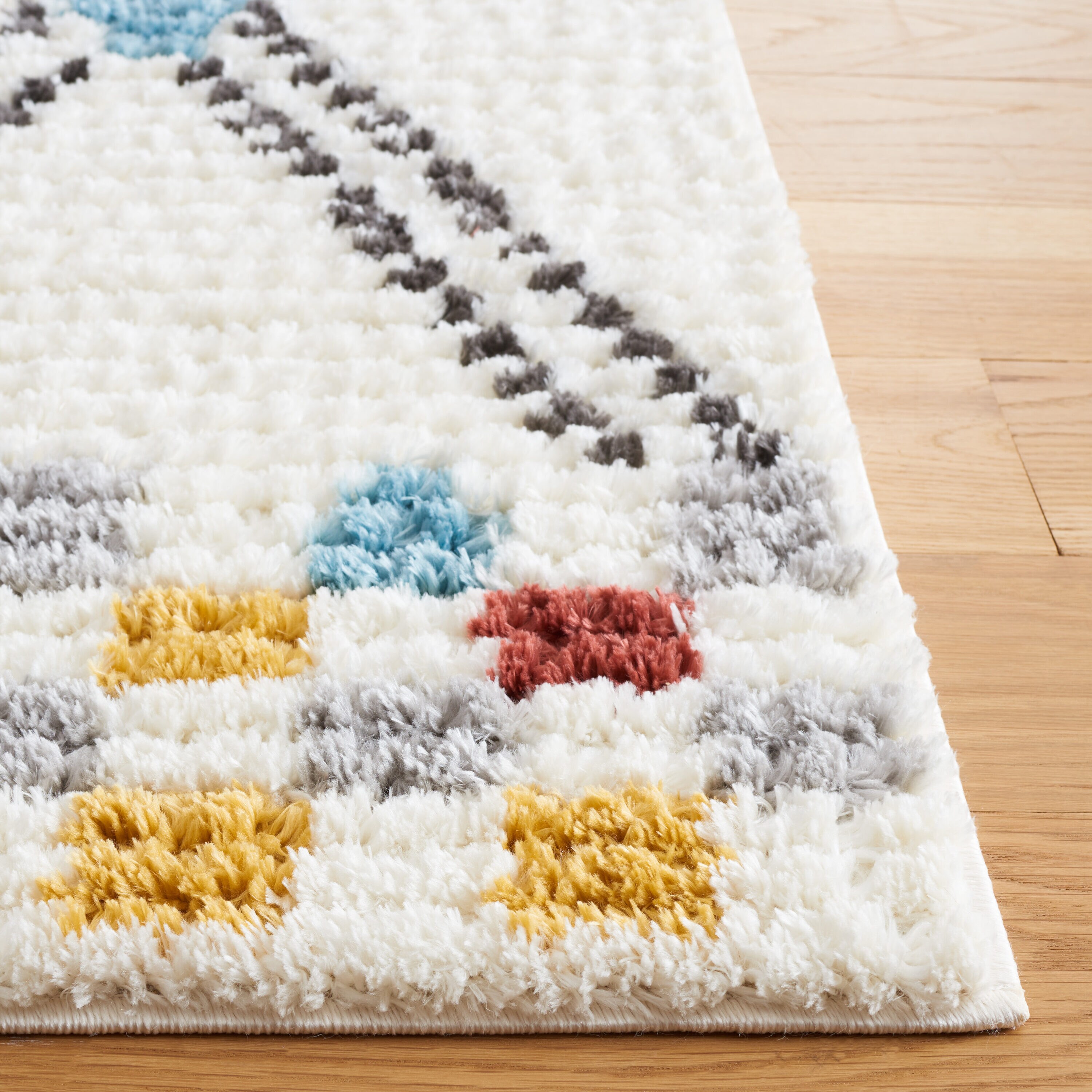 Ivory and Grey Moroccan Diamond 8' x 10' Synthetic Area Rug