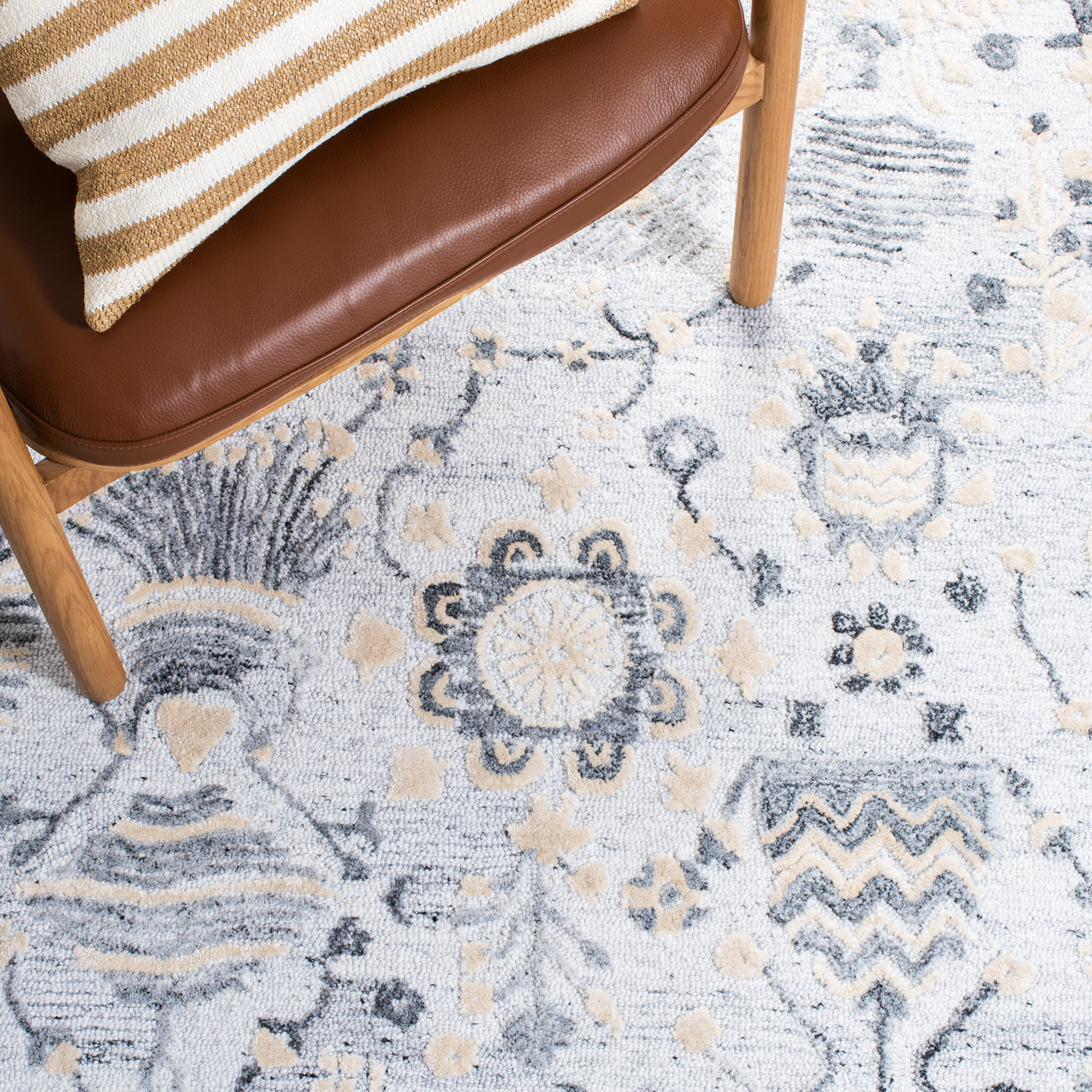 Safavieh GLM569A-6SQ rugs - View #8