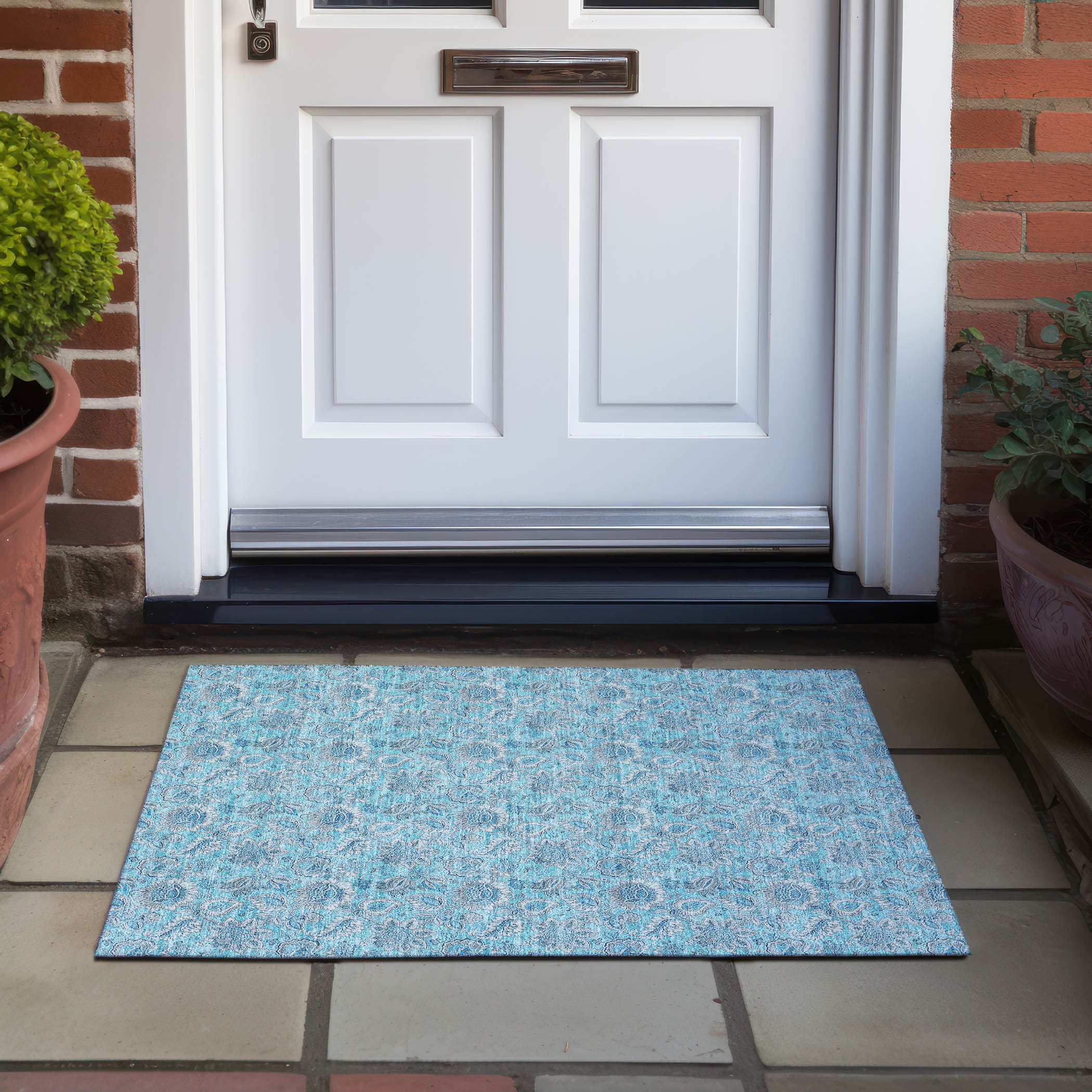 Aqua Floral Synthetic Rectangular Machine Washable Rug 1'8" x 2'6"