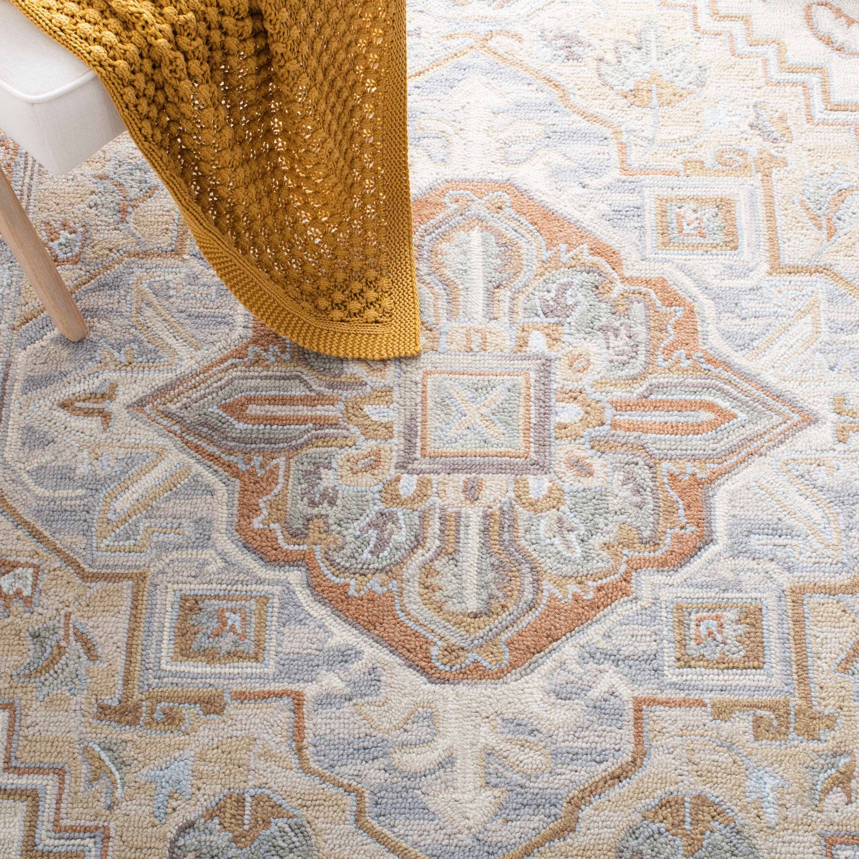 Safavieh HG920B-5 rugs - View #5