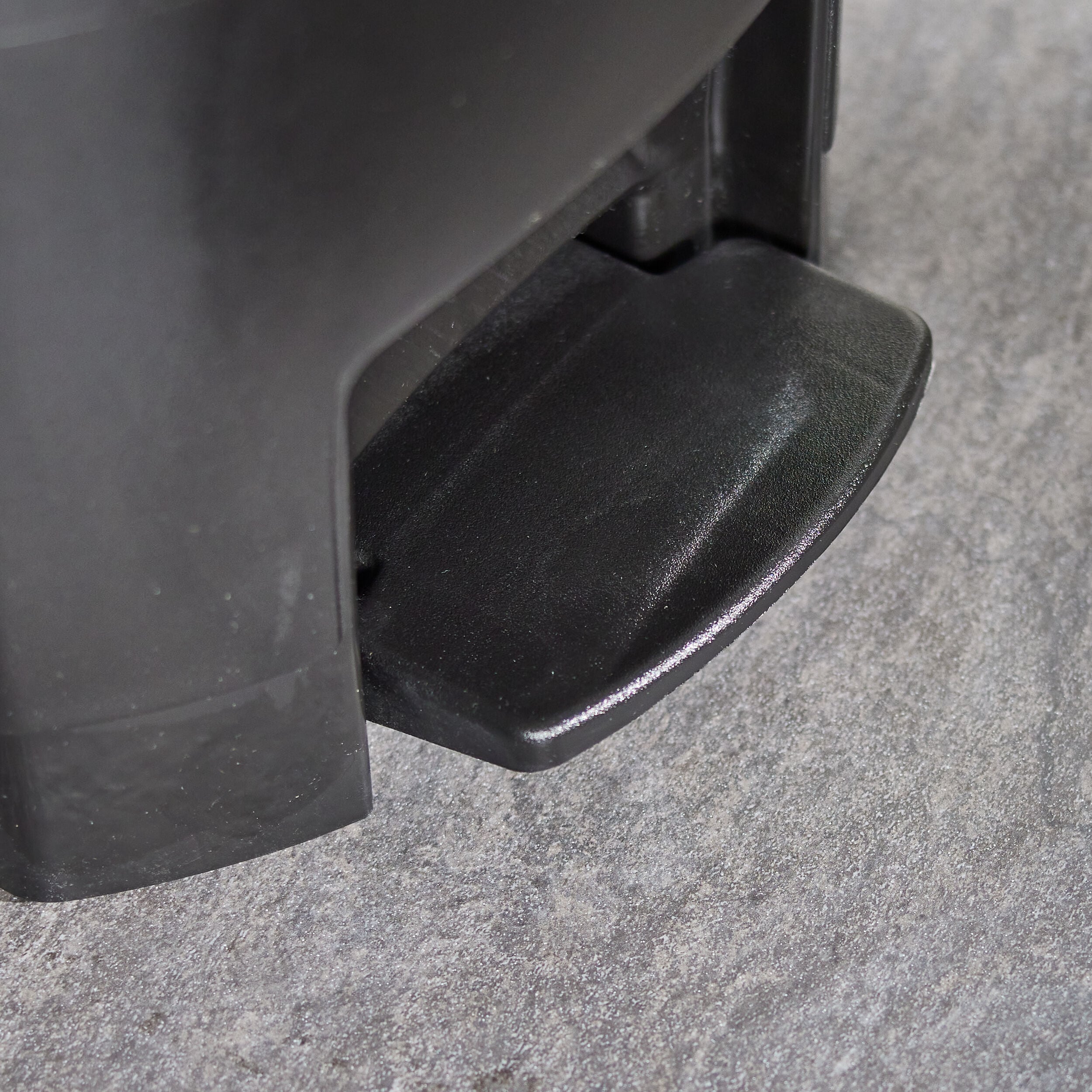 Rubbermaid Commercial Products RCP1883612 m031725 - View #2