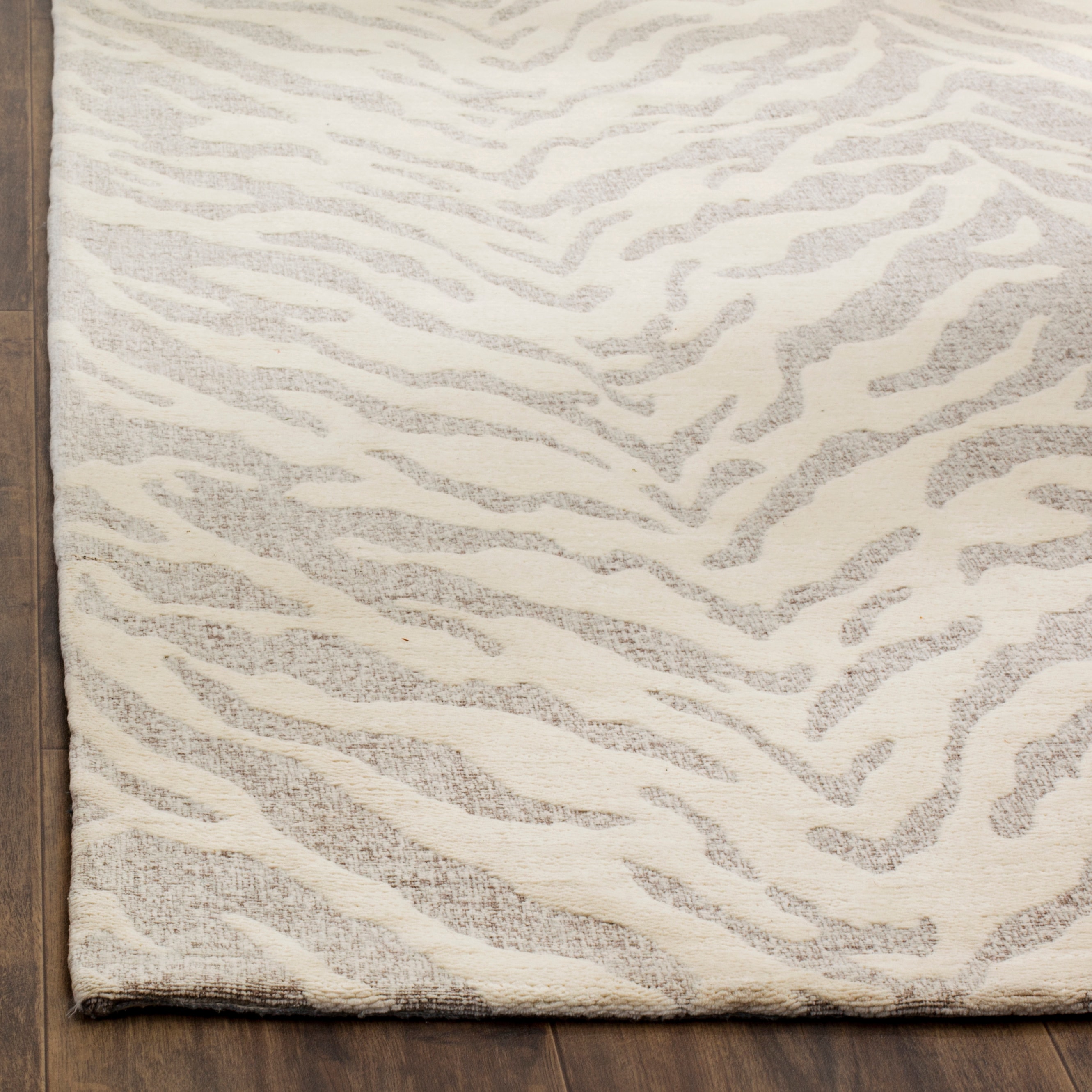 Safavieh MRB632A-24 rugs - View #3