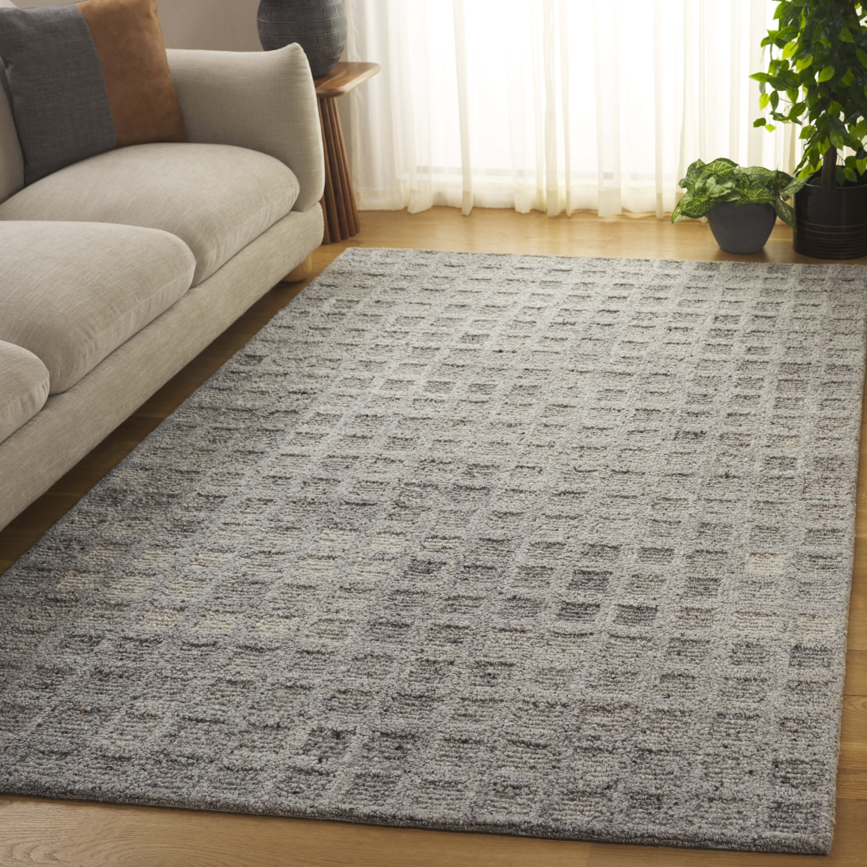  Pine 115 Taupe Contemporary 4ft x 6ft Small Rectangle Rug
