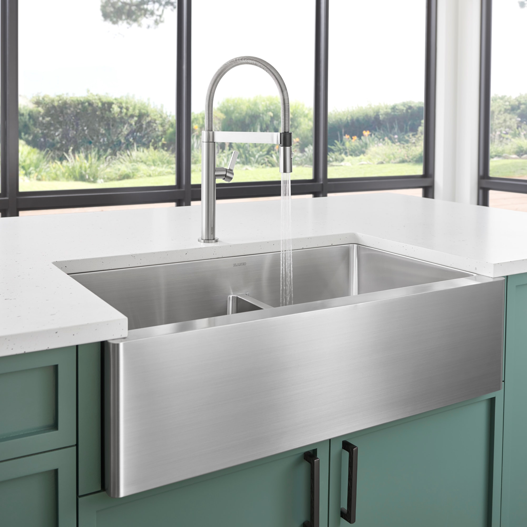 Blanco Quatrus Farmhouse Apron Front 33-in x 19-in Satin Polished ...