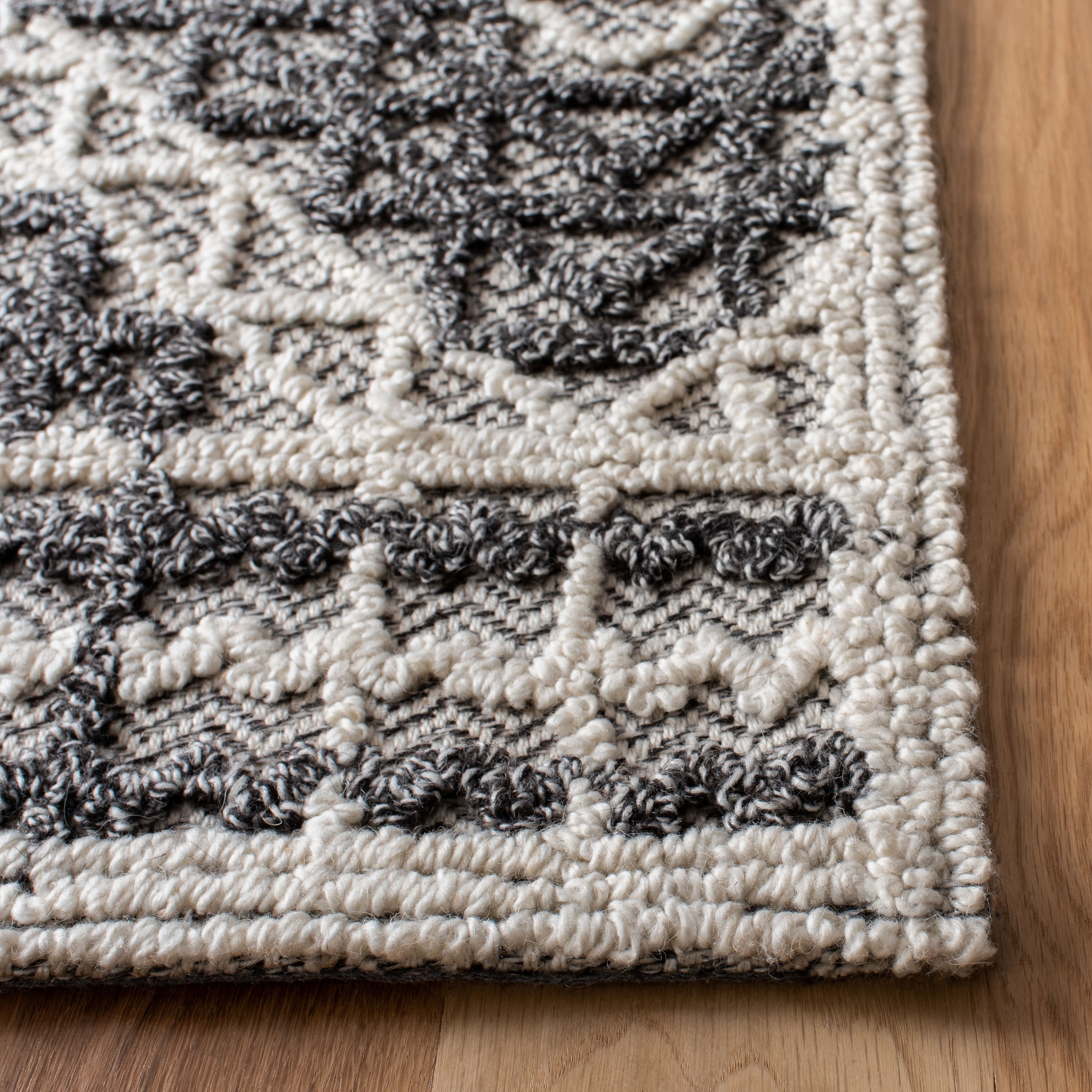 Hand-Tufted Gray and Charcoal Wool Rectangular Area Rug 4' x 6'