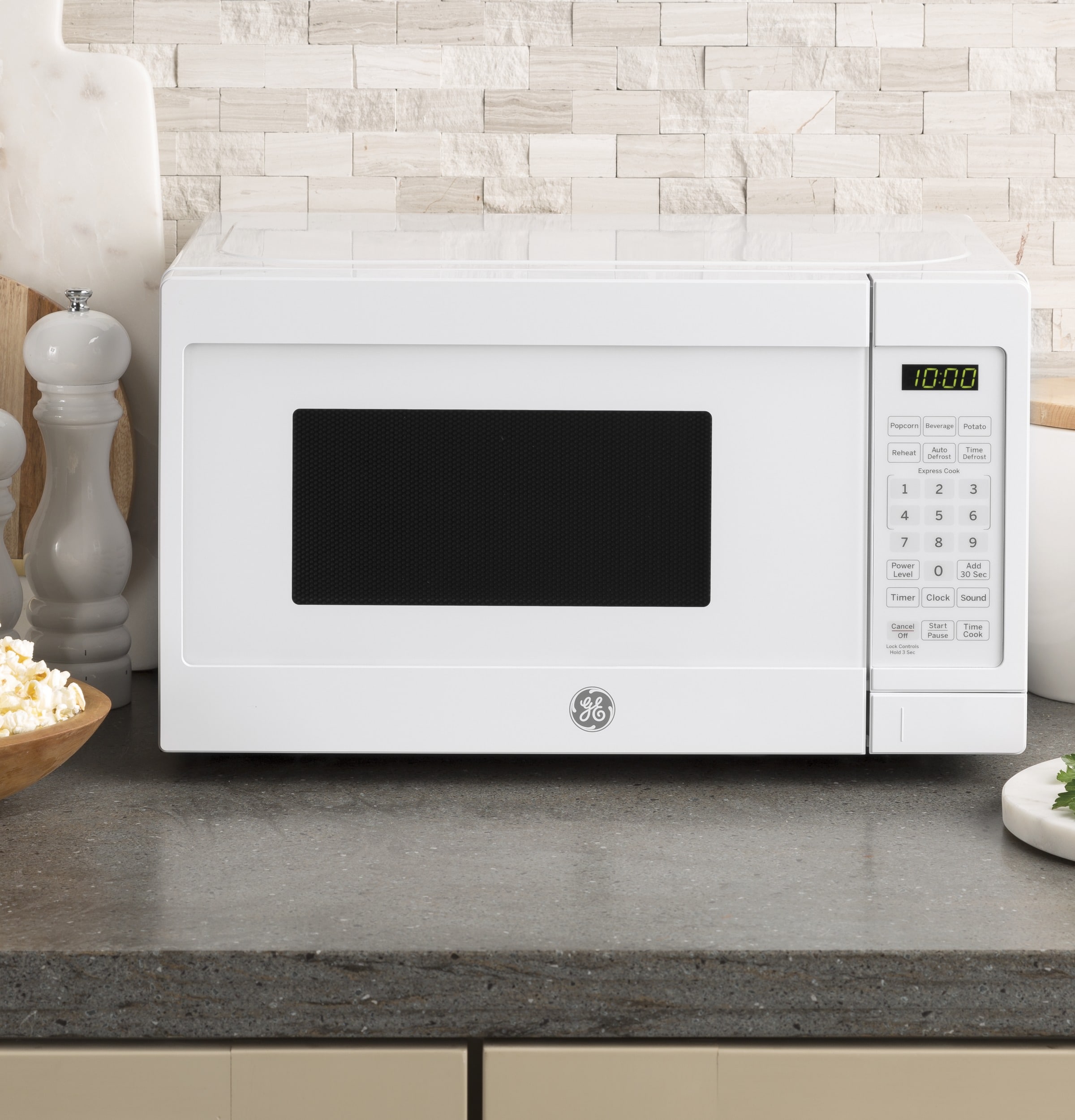 West Bend 0.7 Cu. Ft. 700W Compact Kitchen Countertop Microwave Oven,  White, 1 Piece - QFC