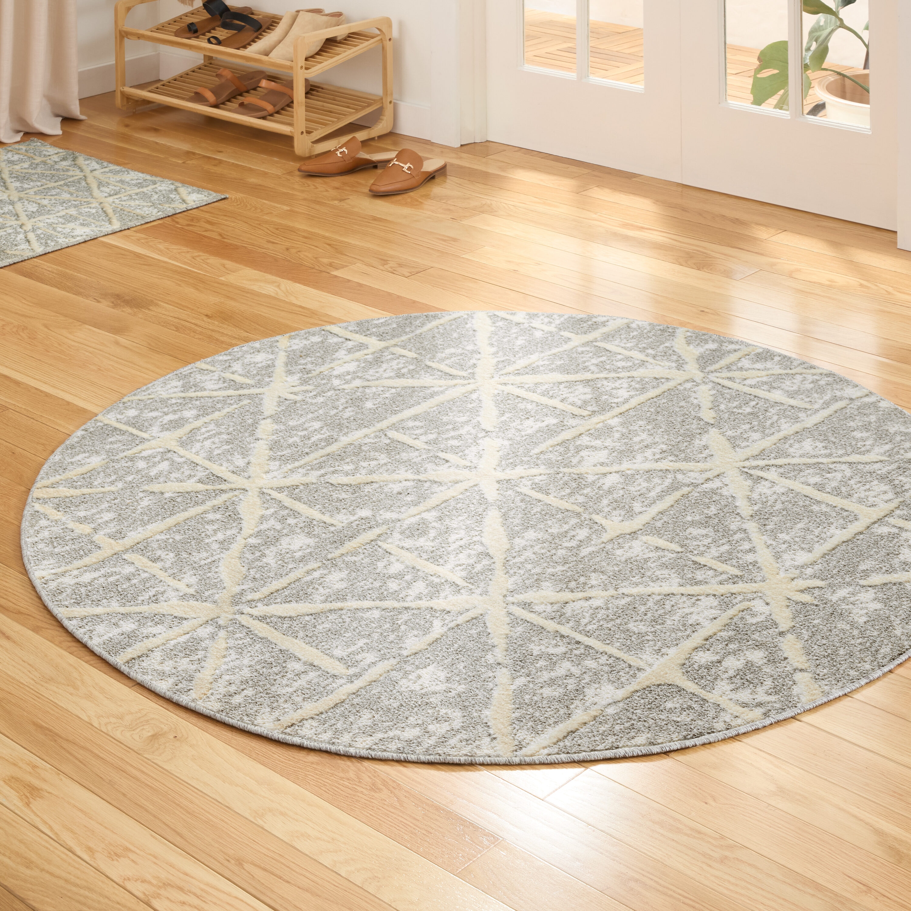 Origin 21 6R-11851-459 Celestia 5 x 5 (ft) Loomed Light Gray Round Indoor Pet Friendly Area rug