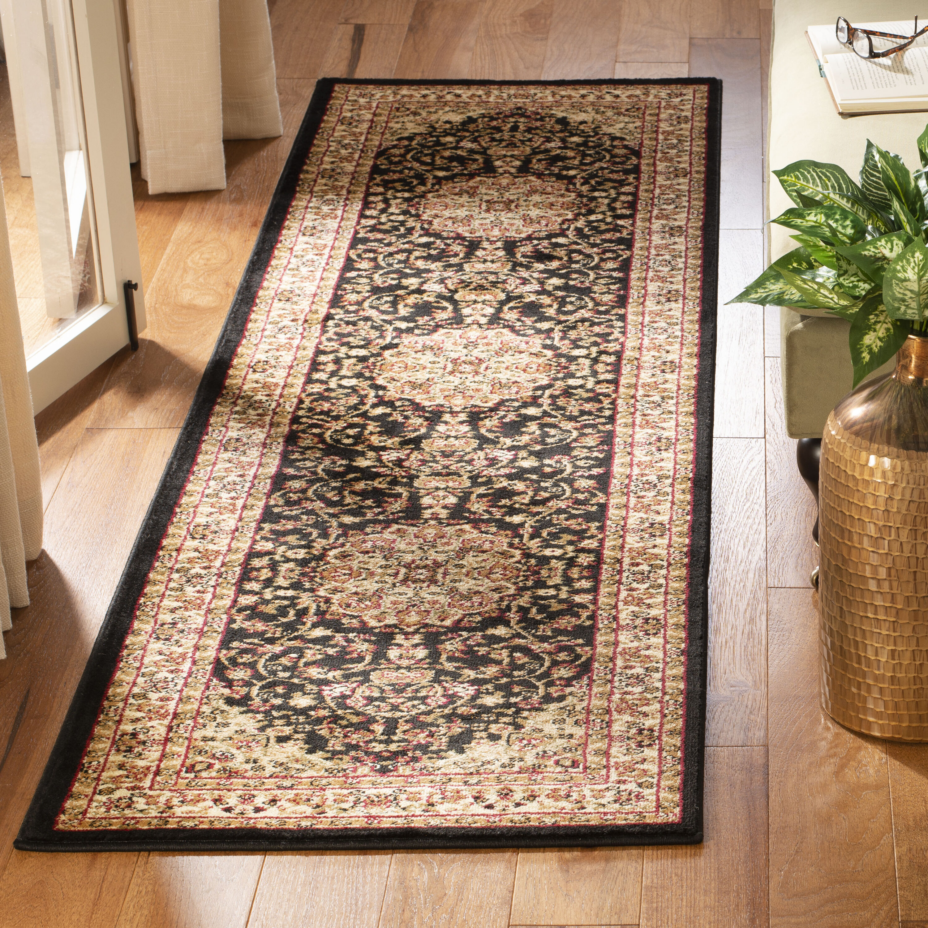 Safavieh LNH222A-26 Lyndhurst Nain 2 x 6 (ft) Loomed Polypropylene Black/Ivory Rectangular Indoor Floral/Botanical Oriental Runner rug