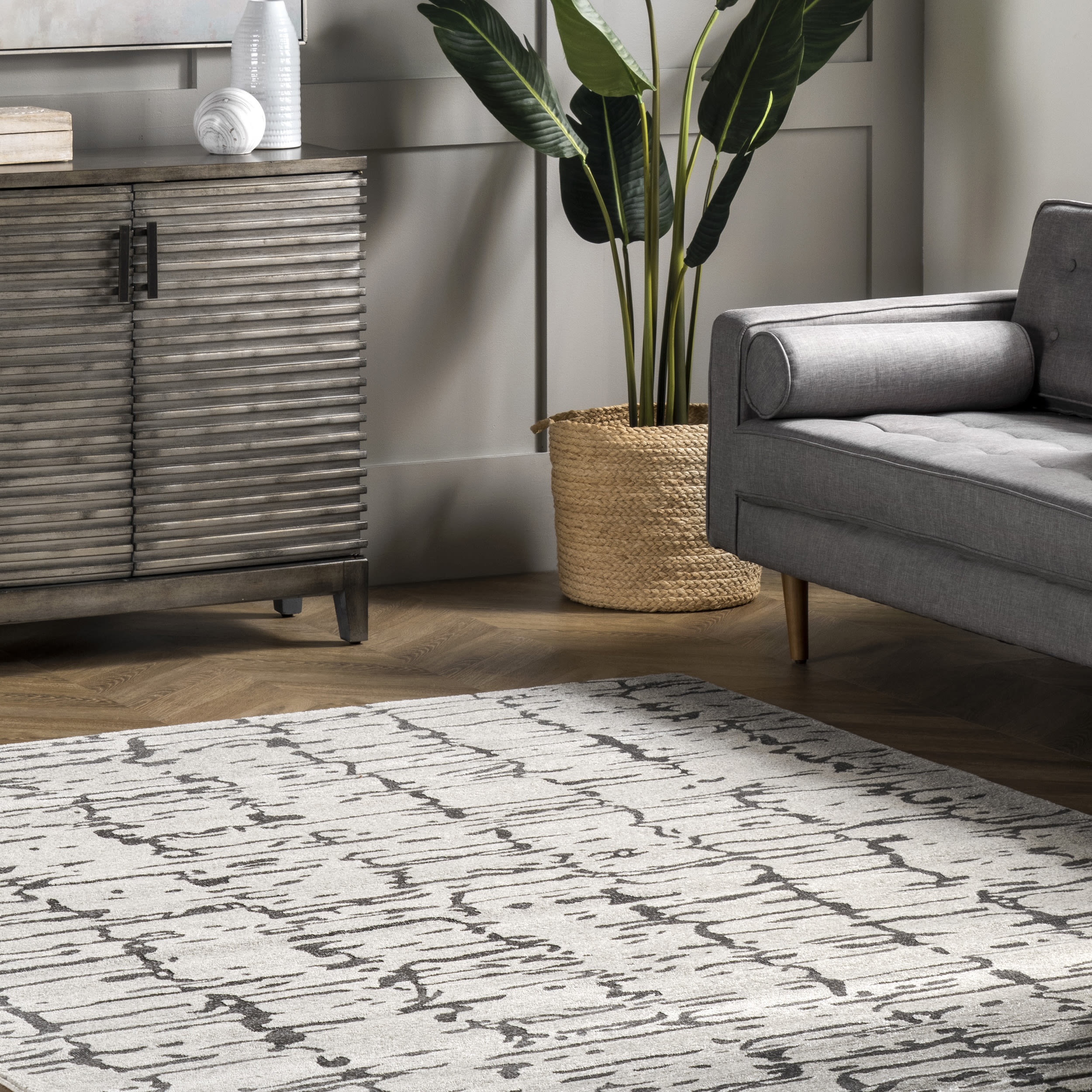 Ivory Tufted Reversible Abstract Synthetic 4' x 6' Area Rug