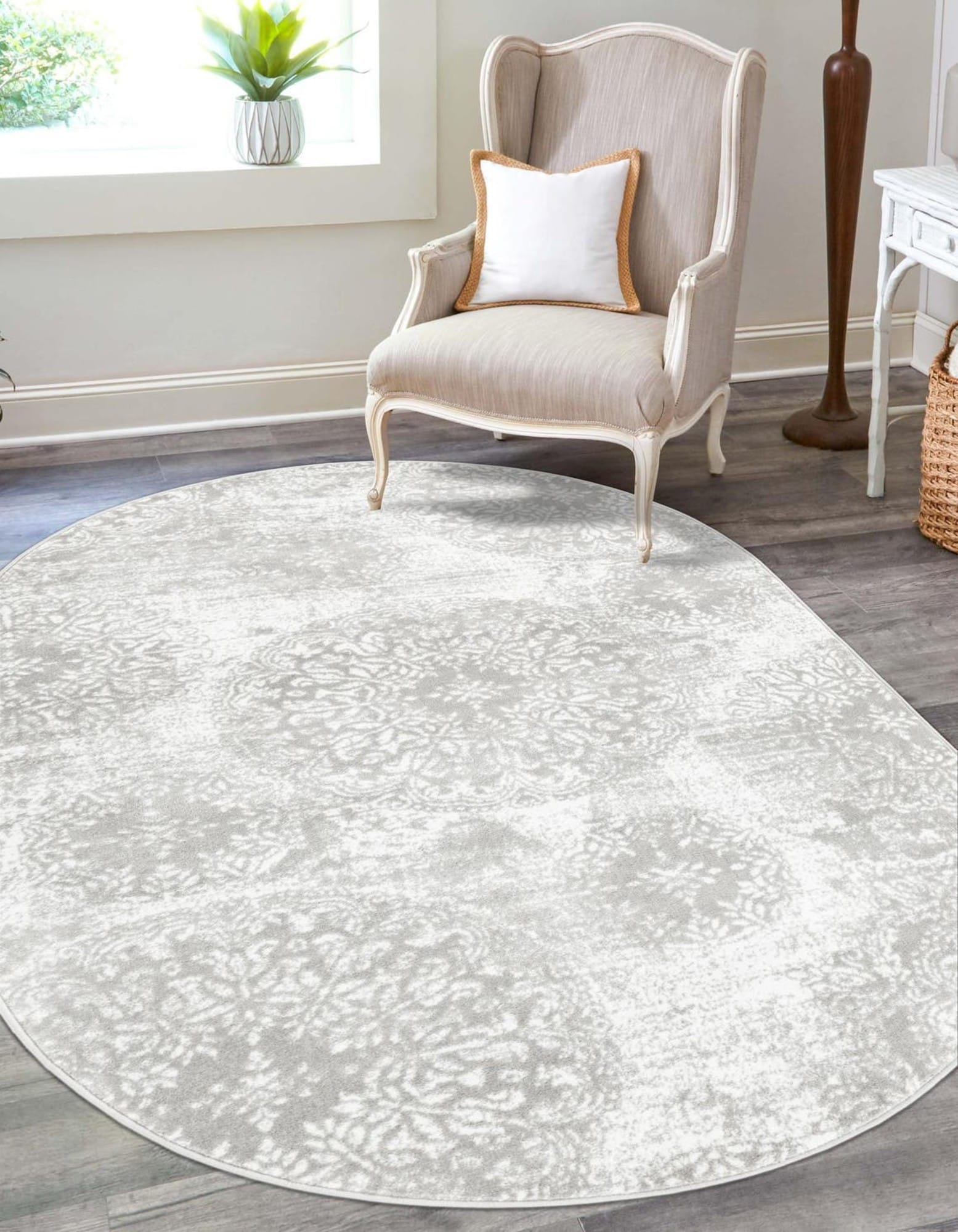 Unique Loom 3193527 Sofia 2 x 3 (ft) Loomed Polypropylene Light Gray Oval Indoor Floral Bohemian/Eclectic Area rug